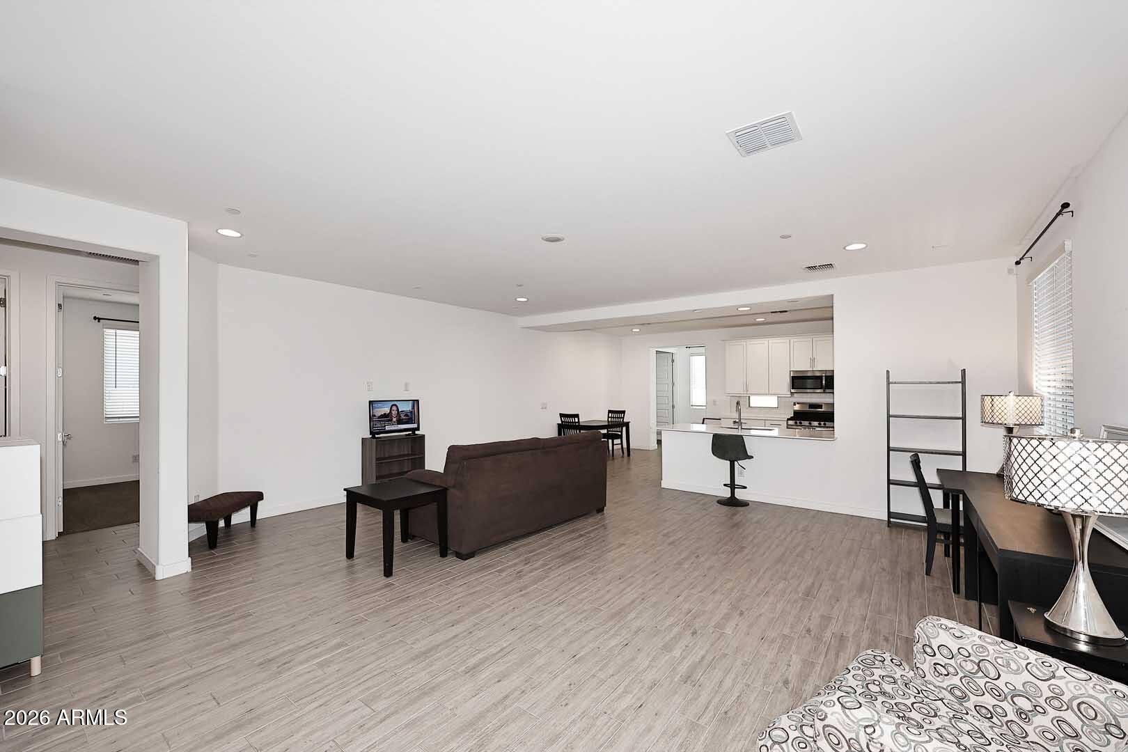 9534 E TRIPOLI Avenue E