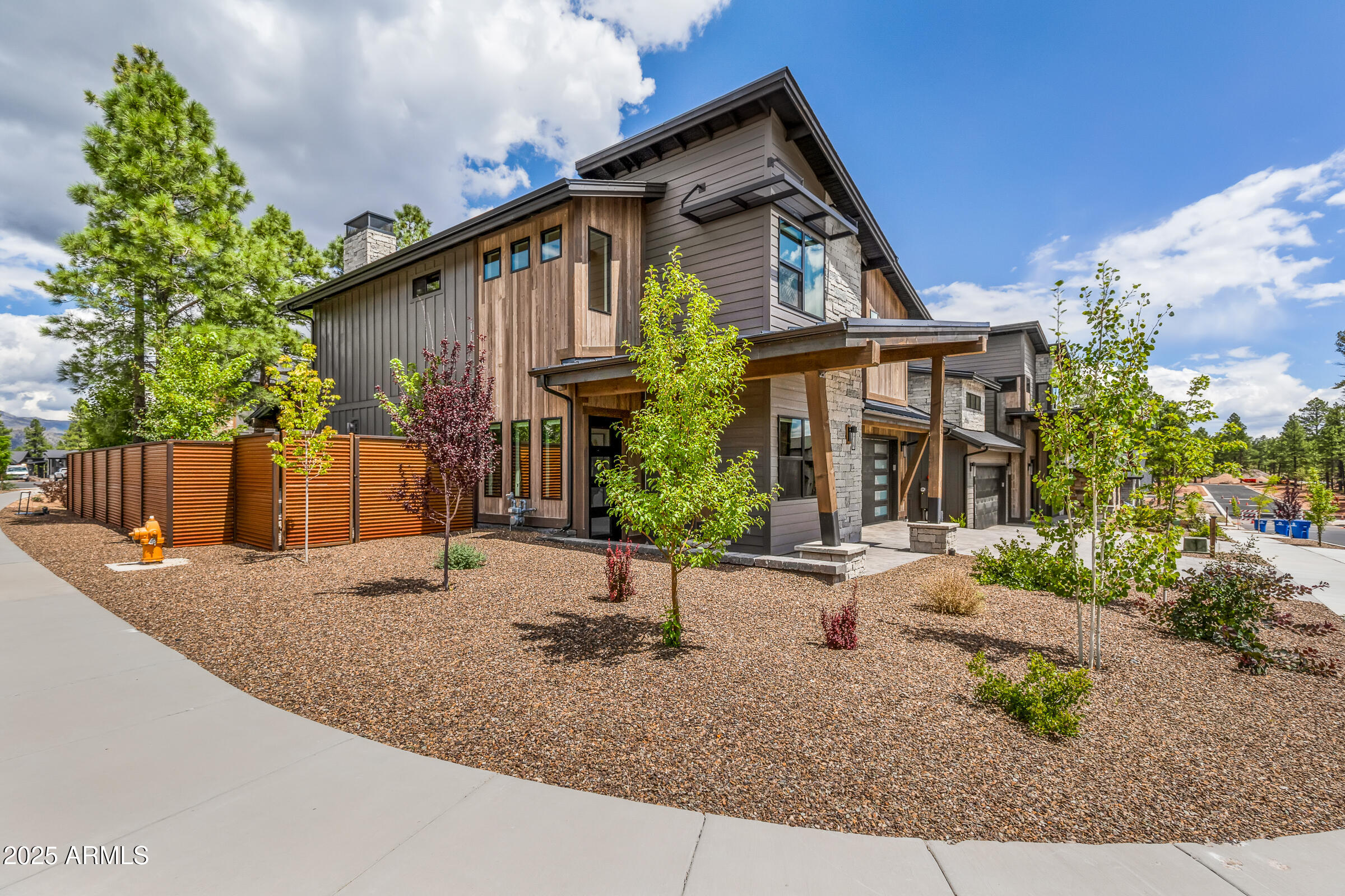 1810 E Magnolia Drive