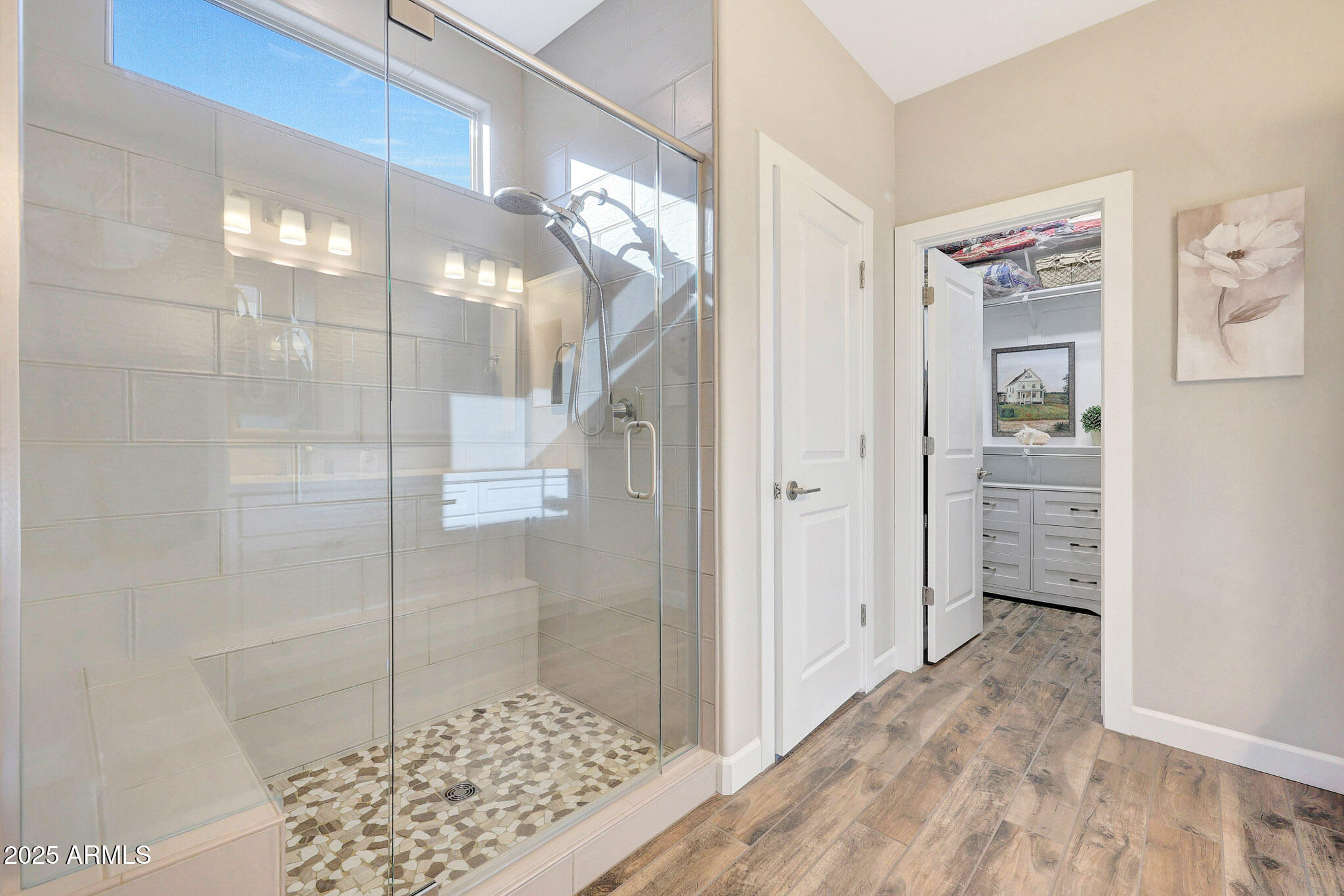 297 E VETERANS Way