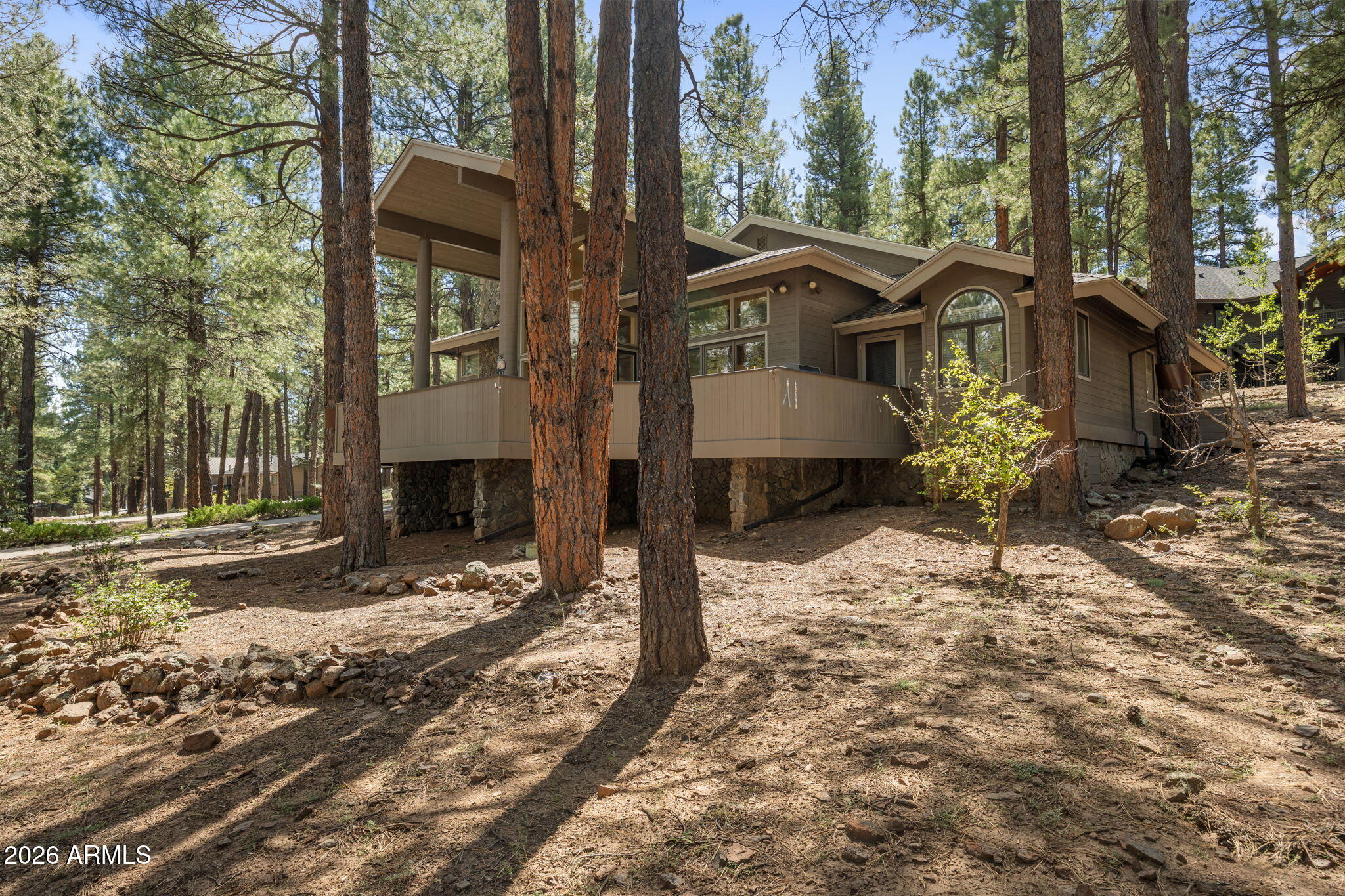 5779 Griffiths Spring