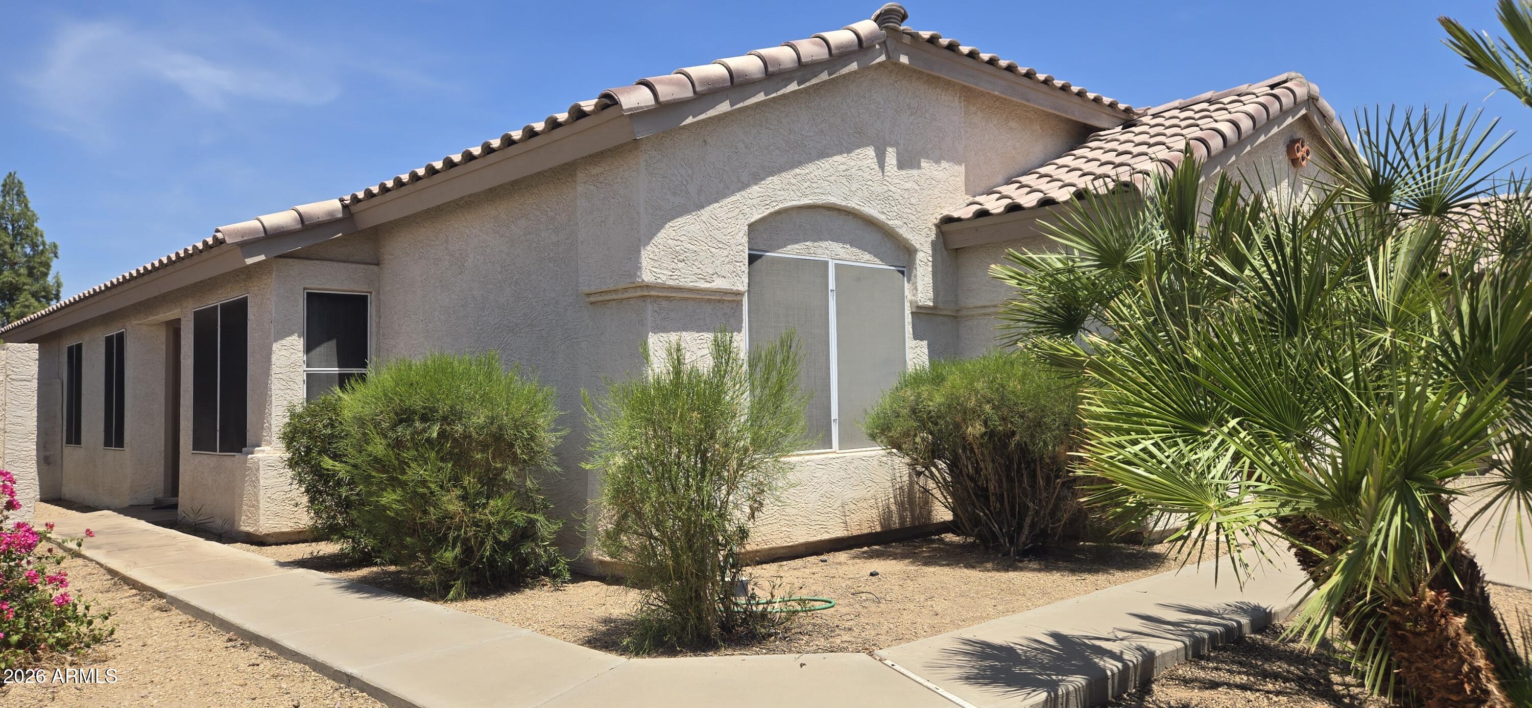 1820 E COUNTRYWALK Lane
