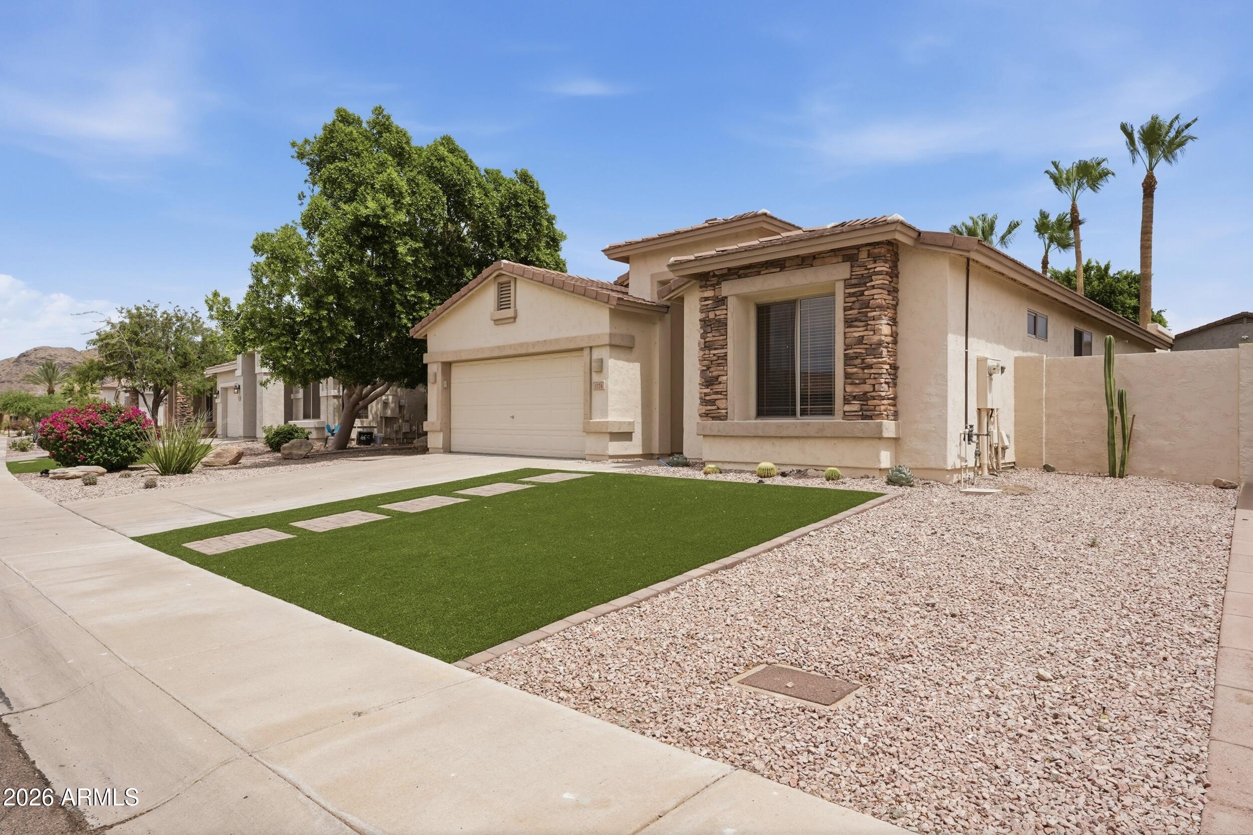 1724 W DEER CREEK Road