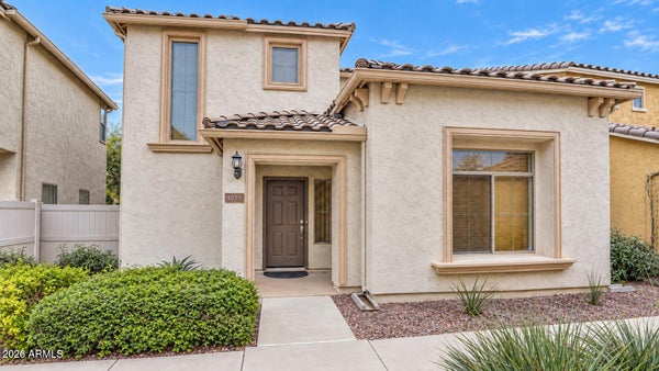 1935 W BUSONI PL, PHOENIX, AZ 85023 - Image 7038cbcfaf2a3ab6ed738a018d8d2cf8/254469952