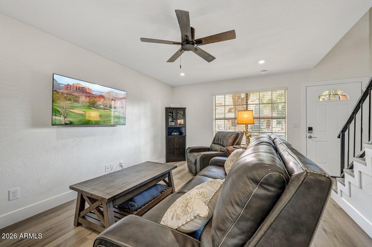 4901 E Kelton Lane 1033