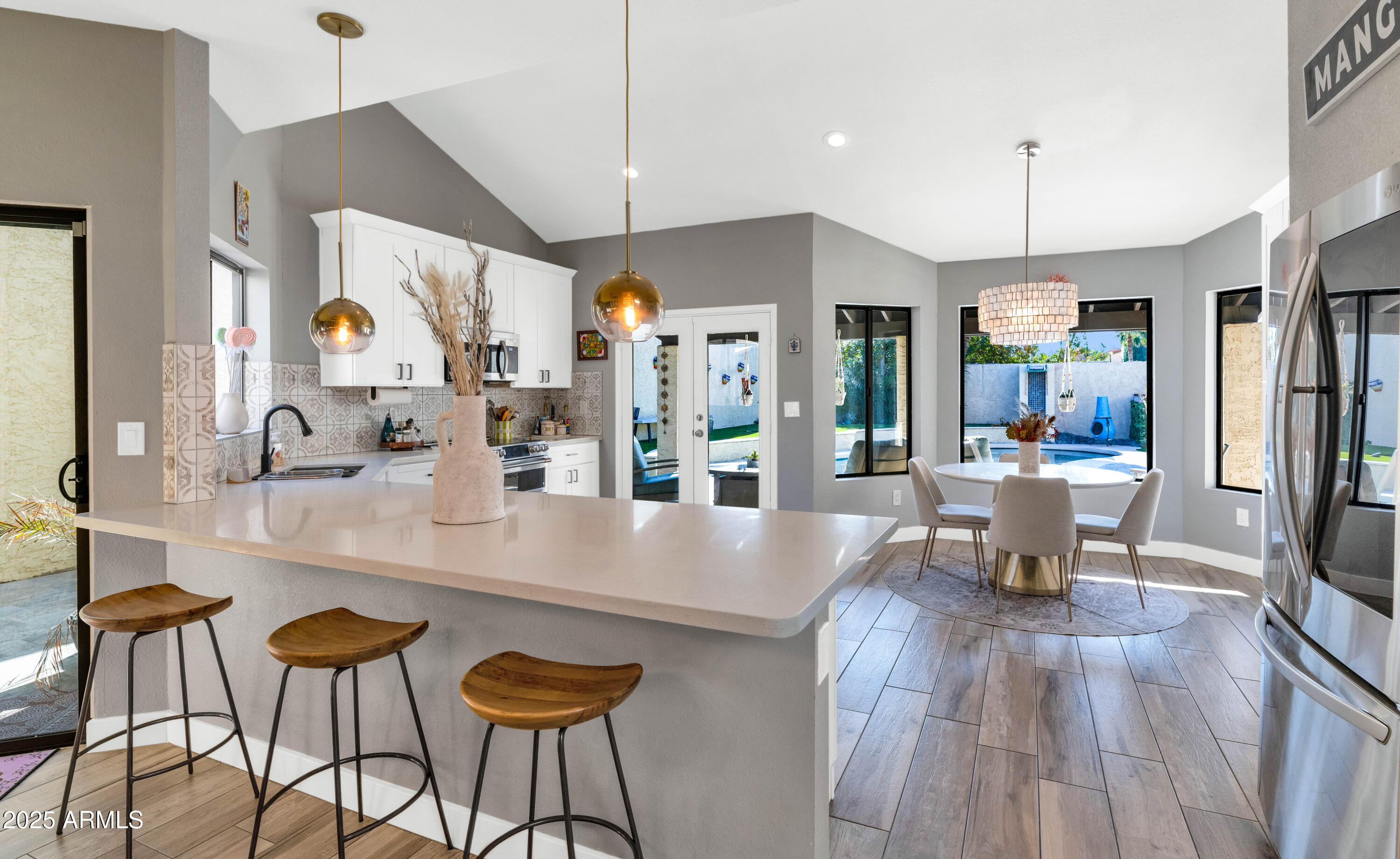 7252 E MAVERICK Road