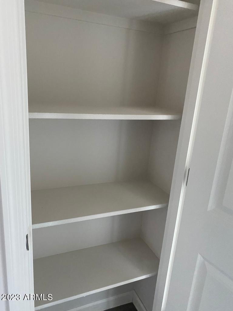 815 S SILVERCREEK Court