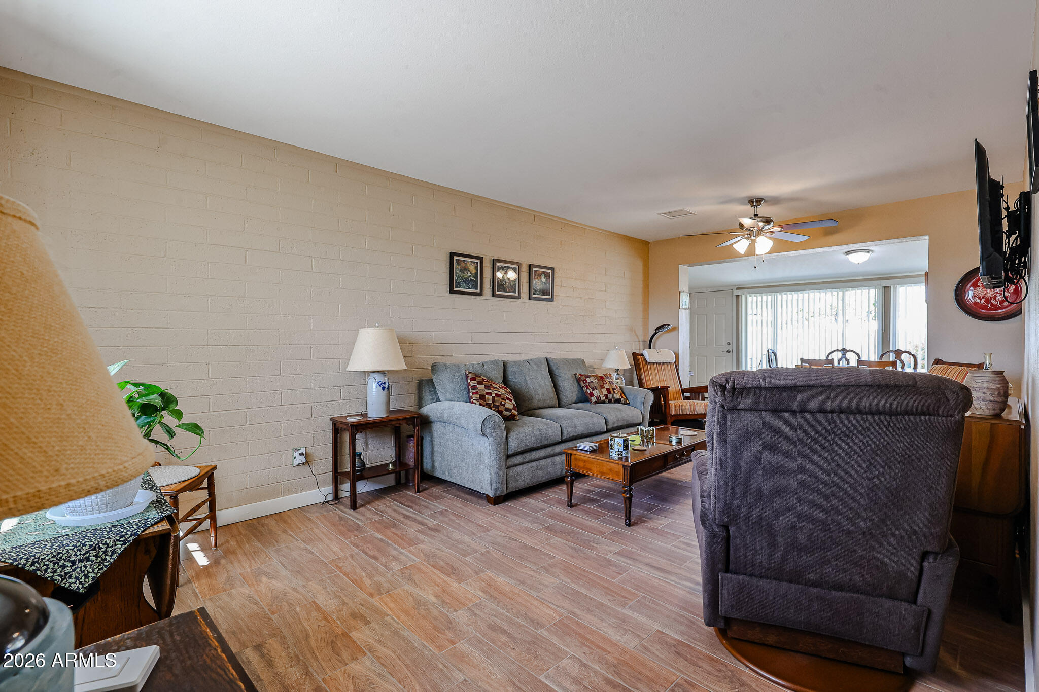 11627 N DESERT HILLS Drive W