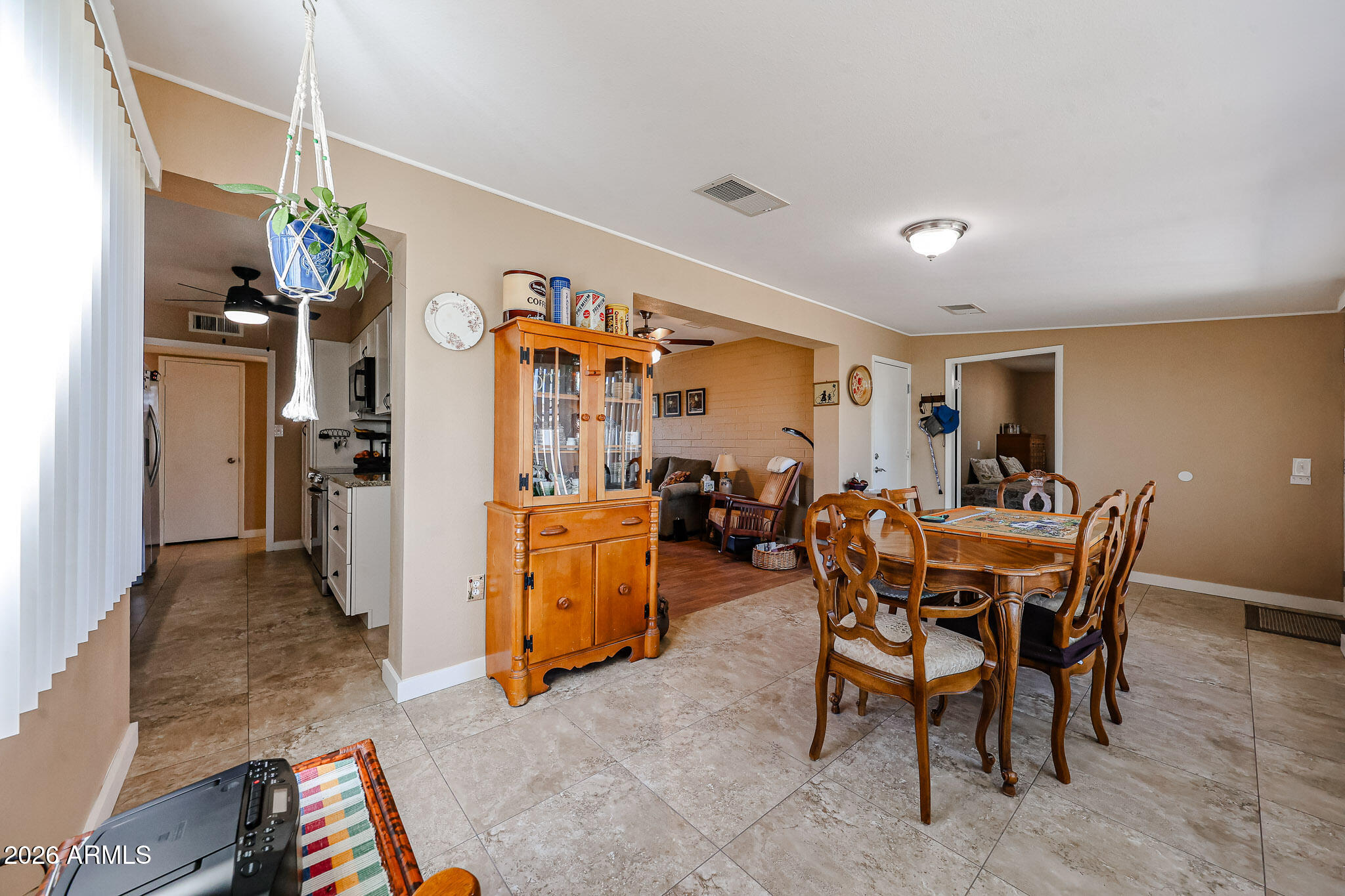 11627 N DESERT HILLS Drive W