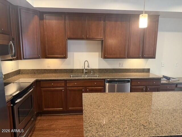 525 W LAKESIDE Drive 141