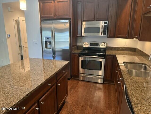525 W LAKESIDE Drive 141