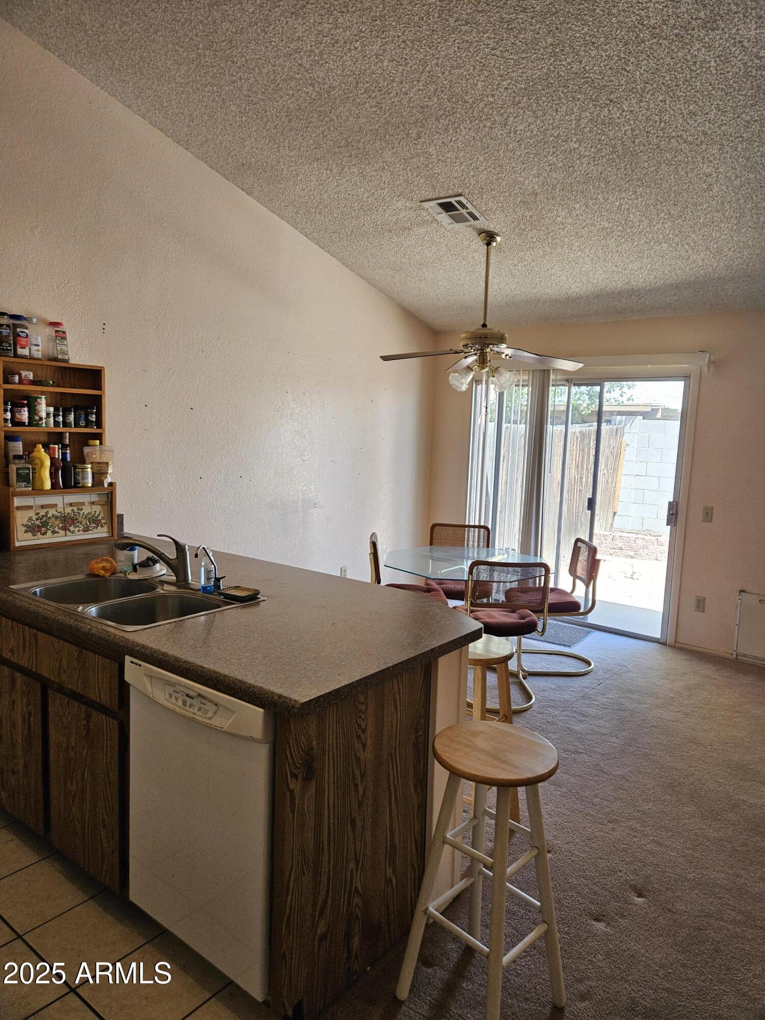 3002 W TONOPAH Drive