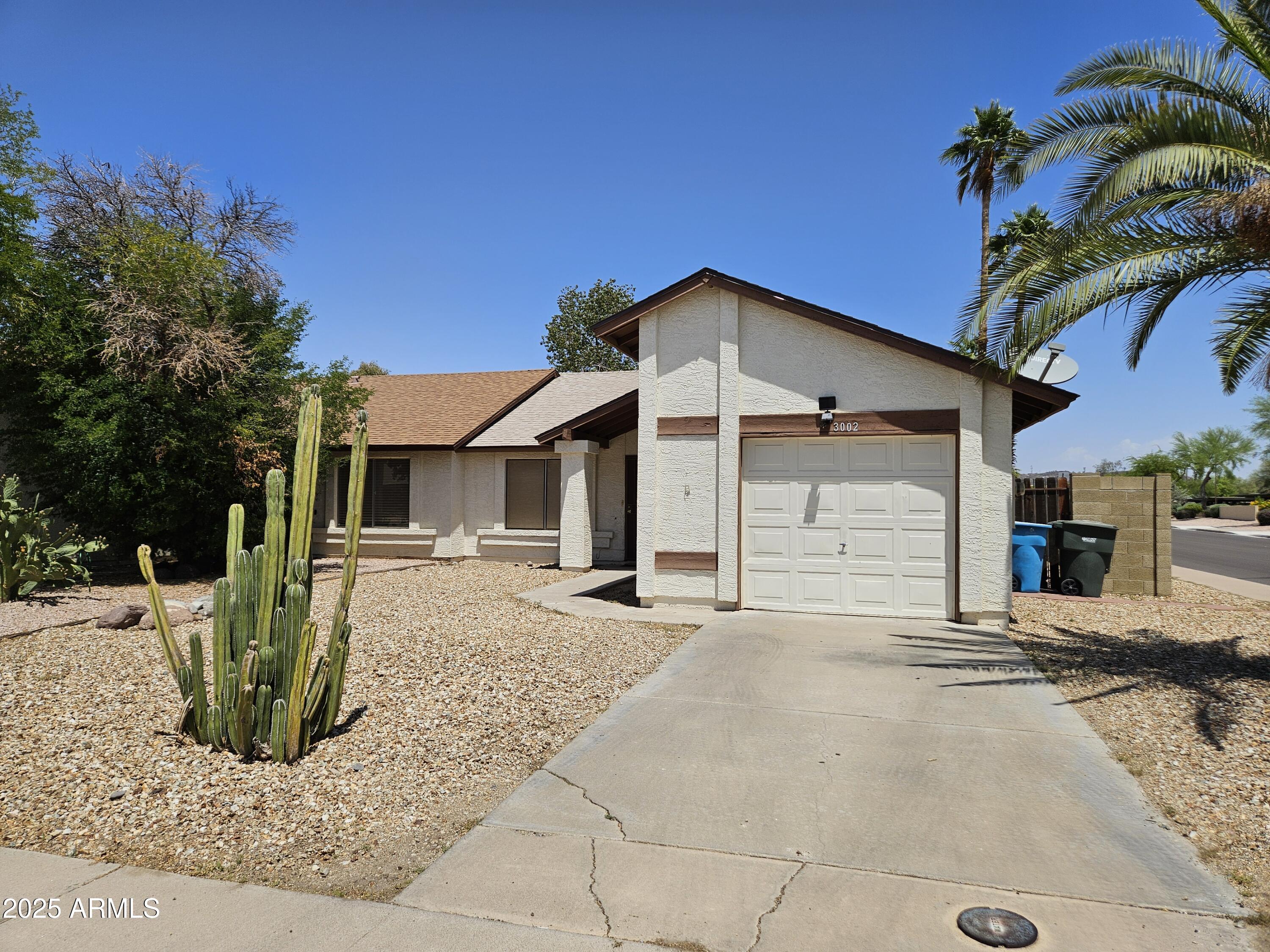 3002 W TONOPAH Drive