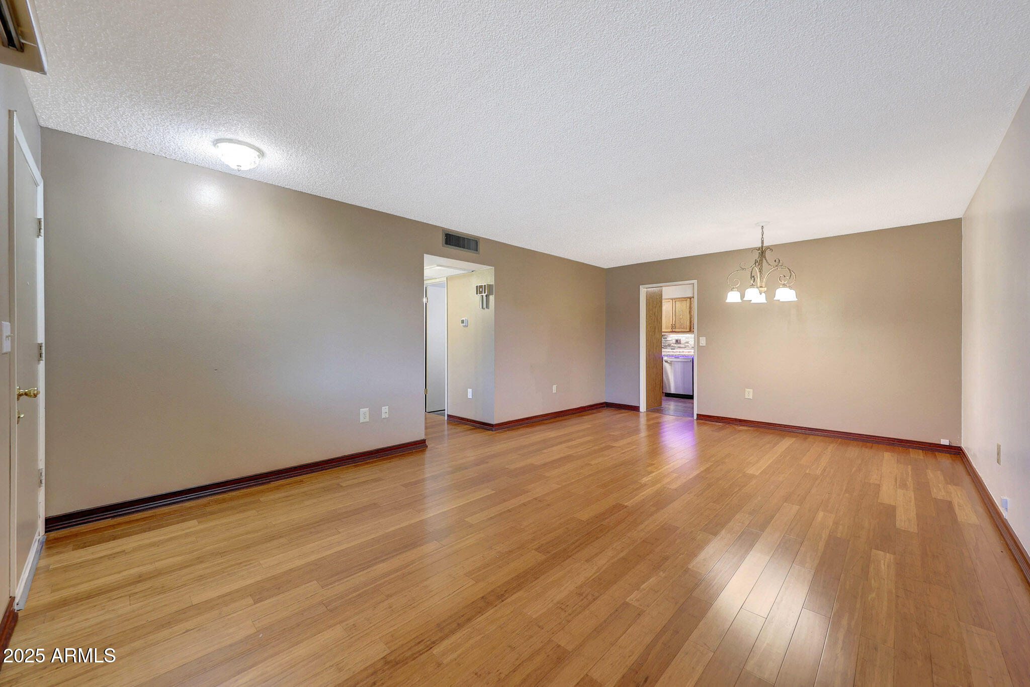 10853 W SANTA FE Drive