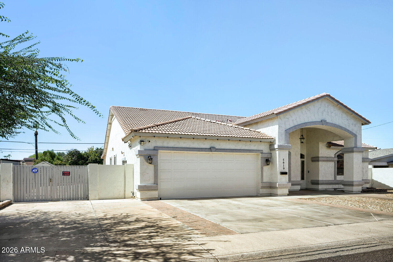 5619 W FRIER Drive