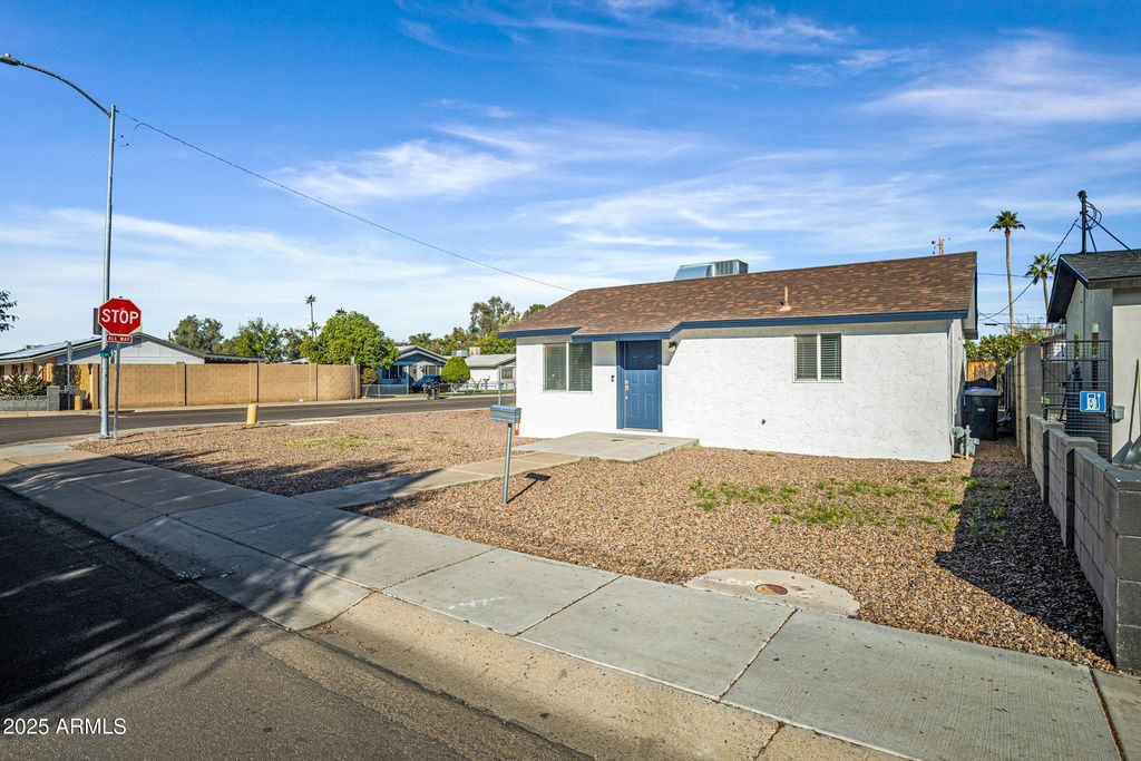 Photo of 398 W Fairview Street, Chandler, AZ 85225 (MLS # 6958824)