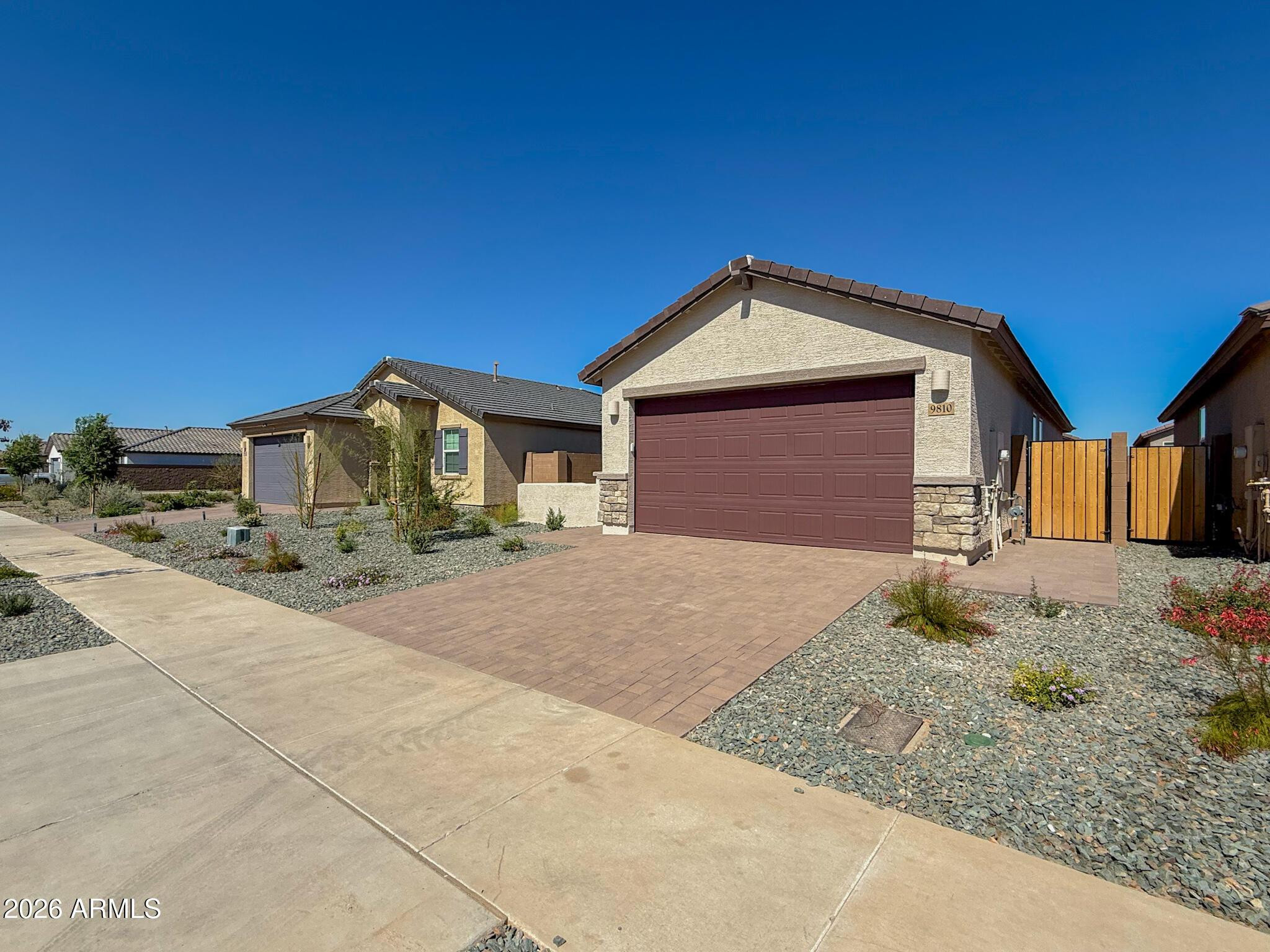 9810 W Pinchot Avenue