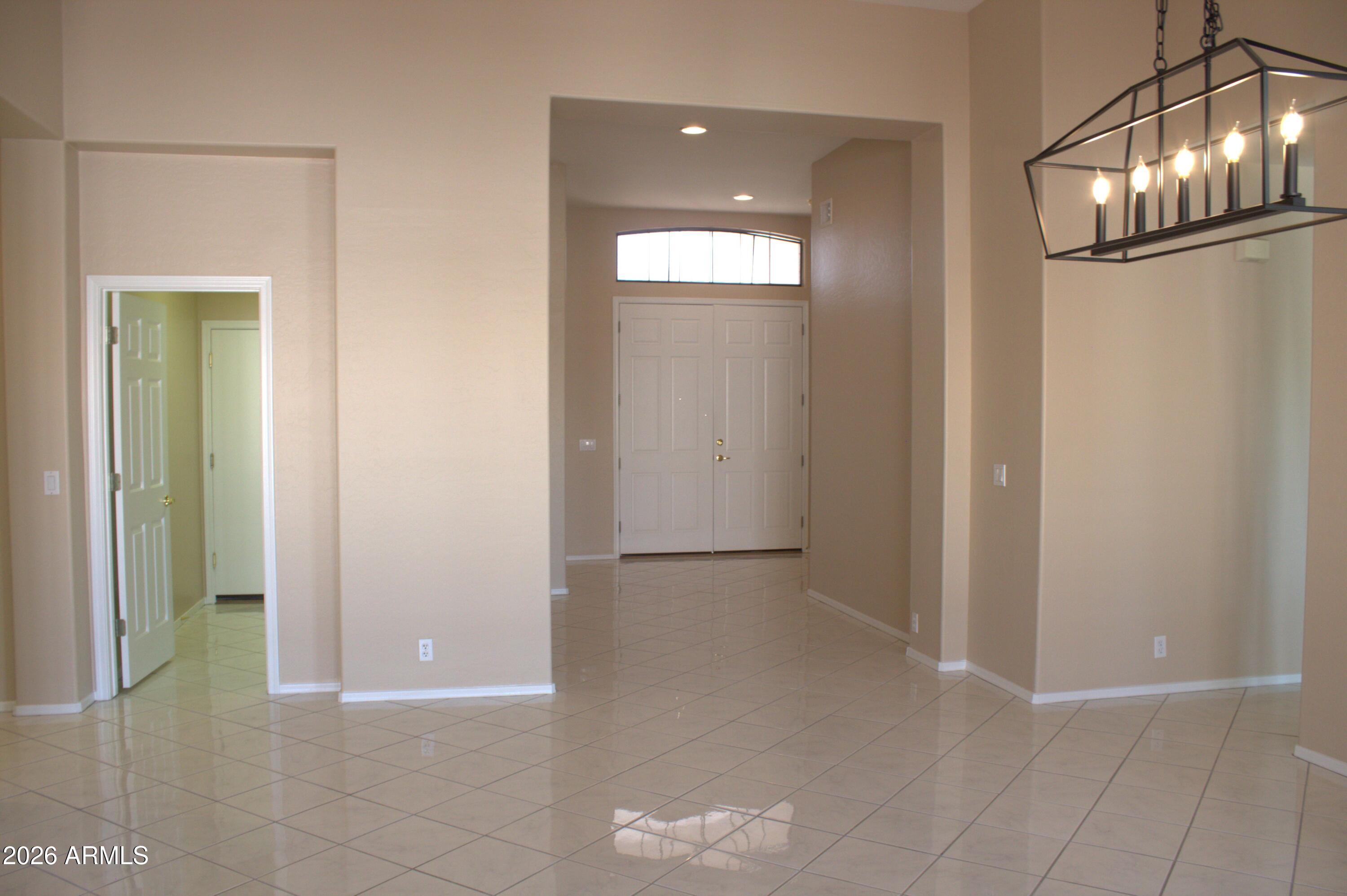 1043 S ROCKWELL Street