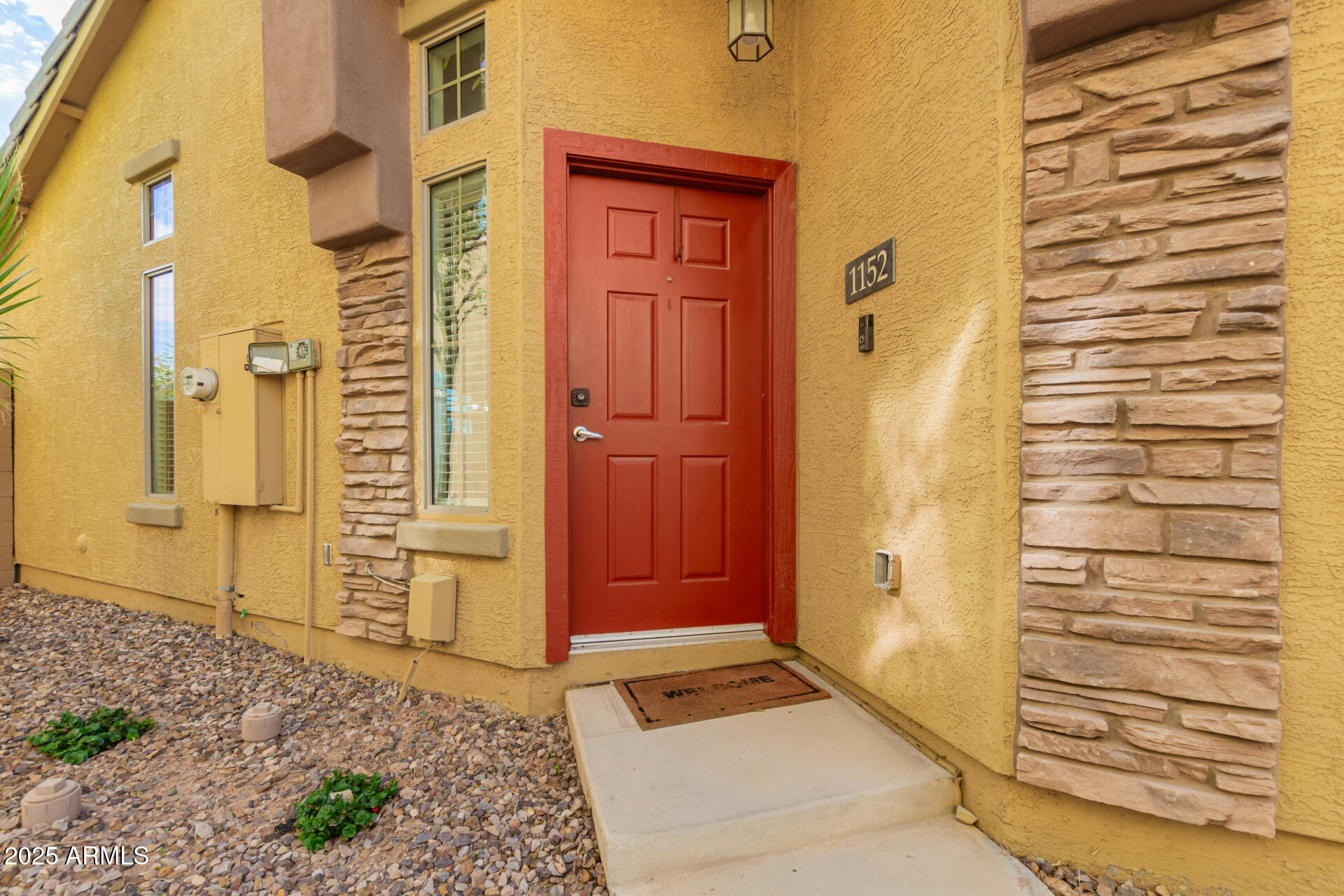 1350 S GREENFIELD Road 1152