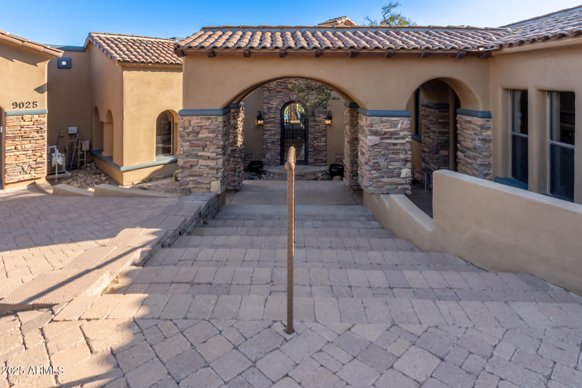 9025 N FLYING BUTTE --