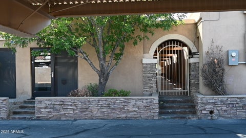 Photo of 8821 N 7th Street #305, Phoenix, AZ 85020 (MLS # 6918838)