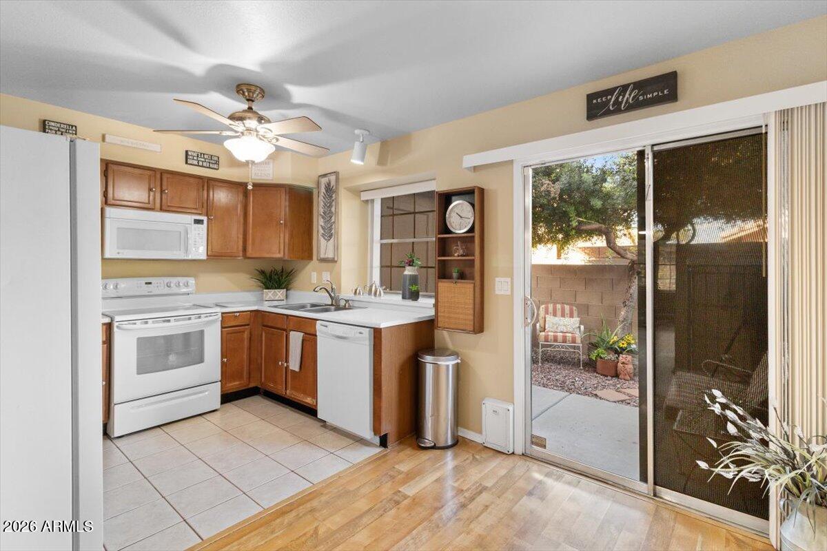 7905 W THUNDERBIRD Road 285