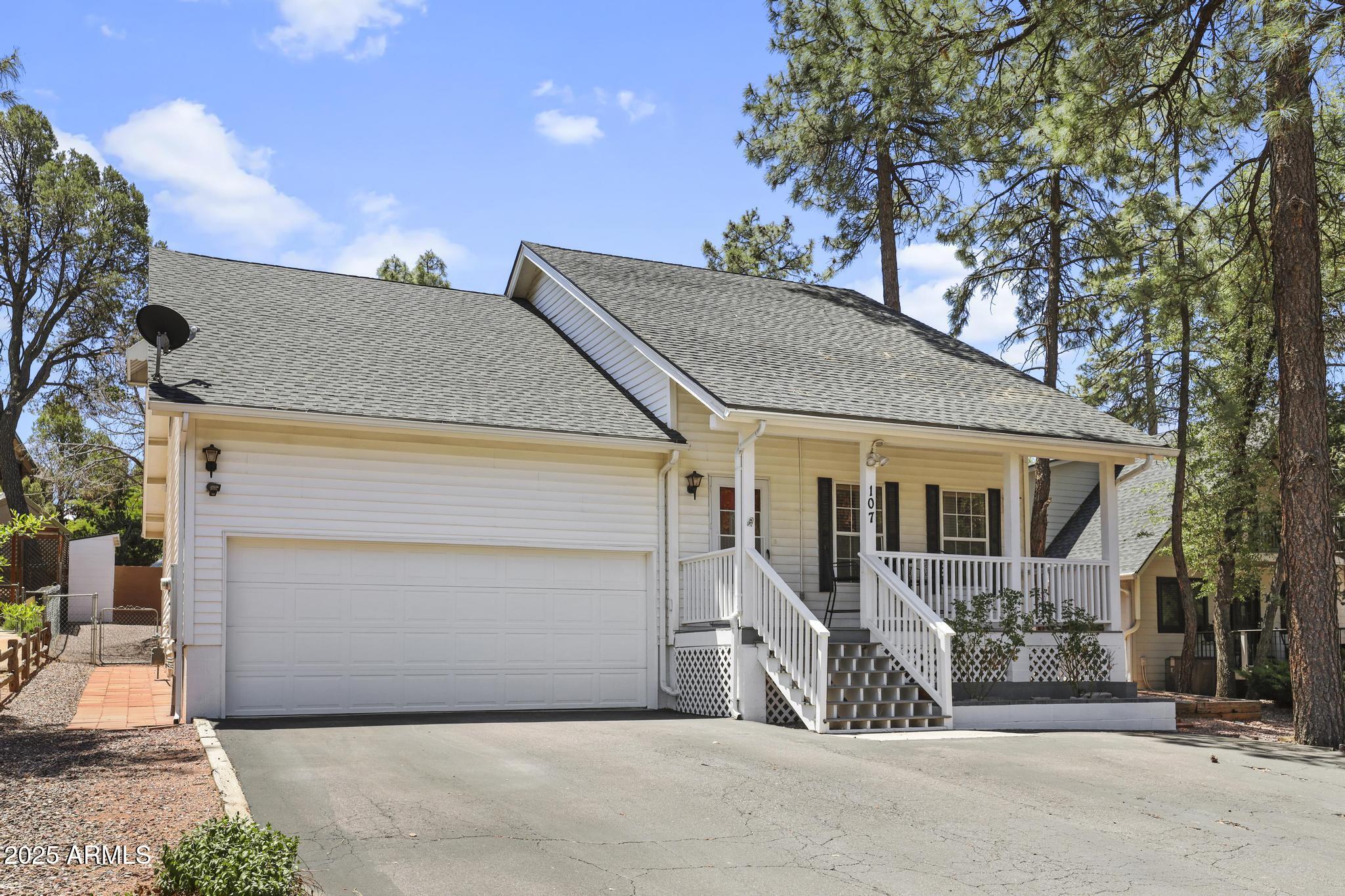 107 W SHERWOOD Drive