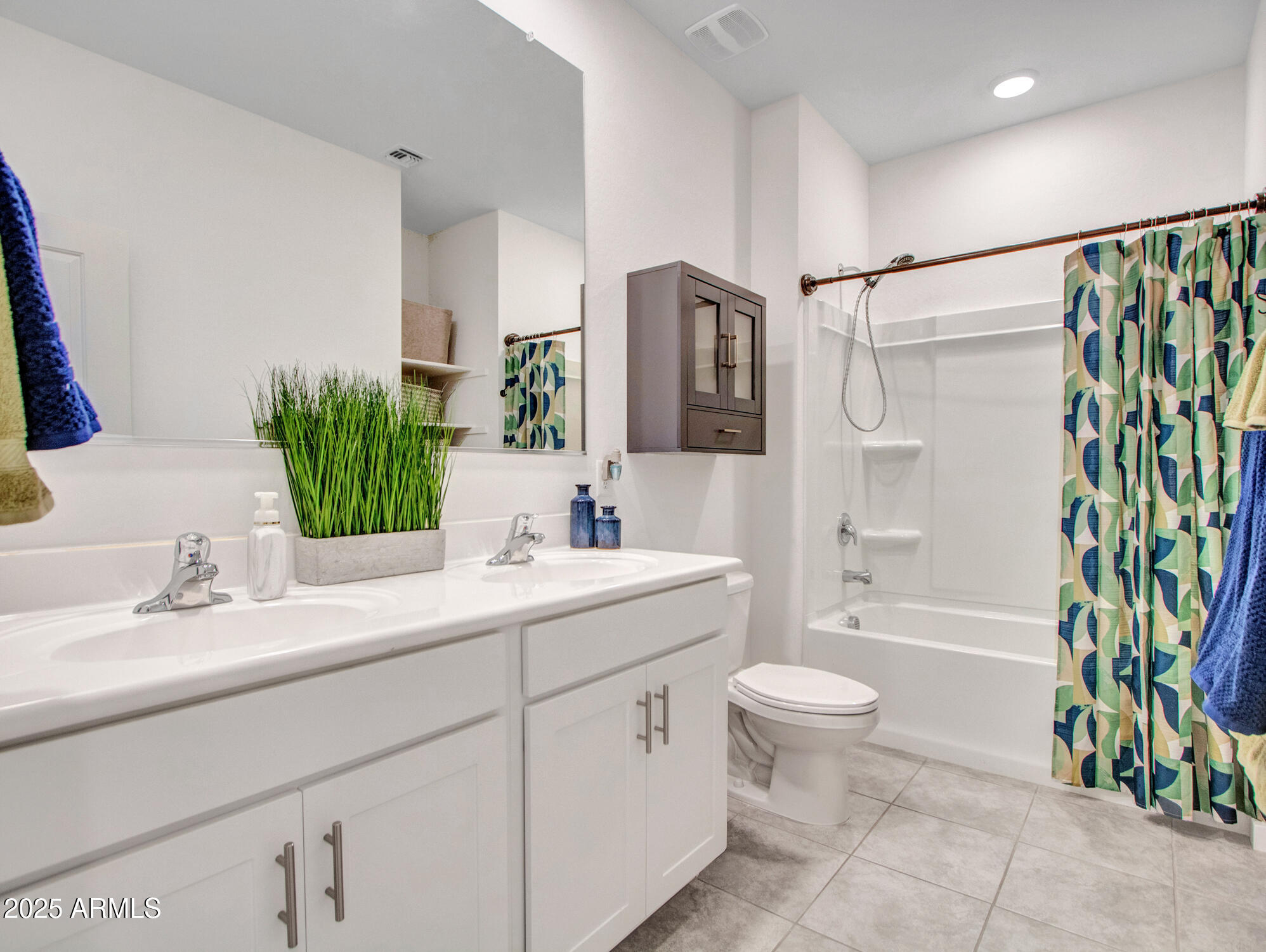 Litchfield Park, Arizona 85340, United States, 4 Bedrooms Bedrooms, ,3 BathroomsBathrooms,Residential,Active,232585