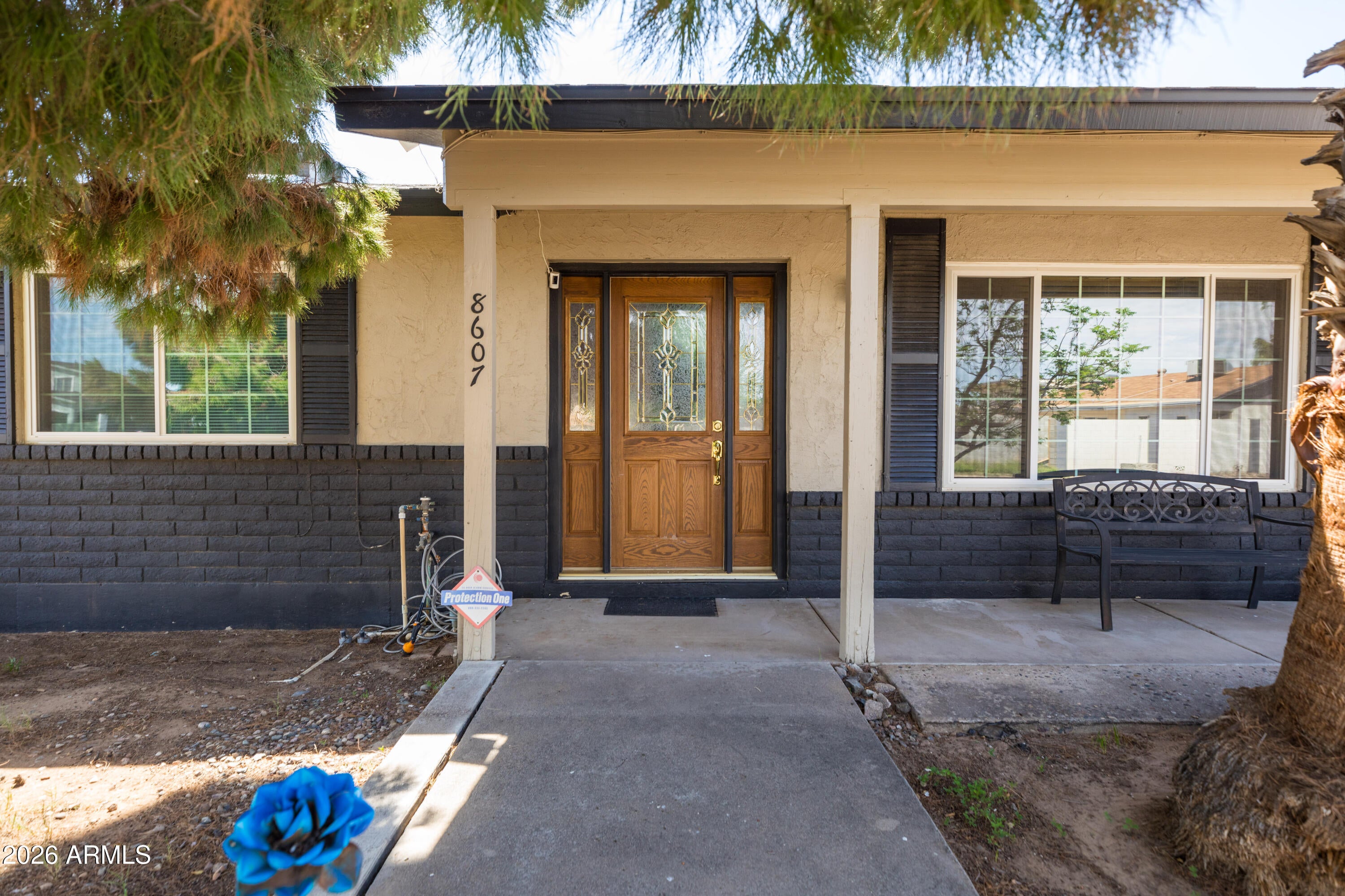 8607 W Earll Drive