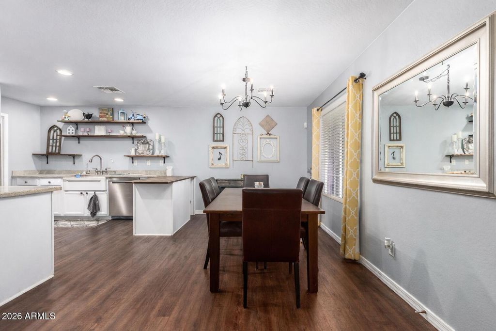 Photo of 907 S Henry Lane, Gilbert, AZ 85296 (MLS # 6962820)