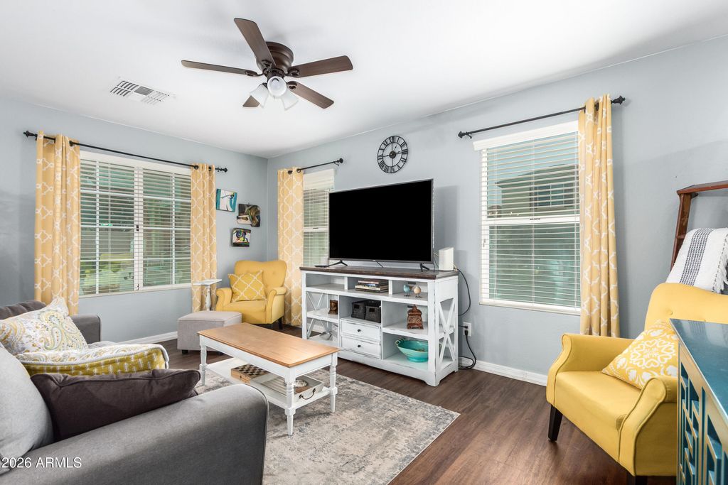 Photo of 907 S Henry Lane, Gilbert, AZ 85296 (MLS # 6962820)