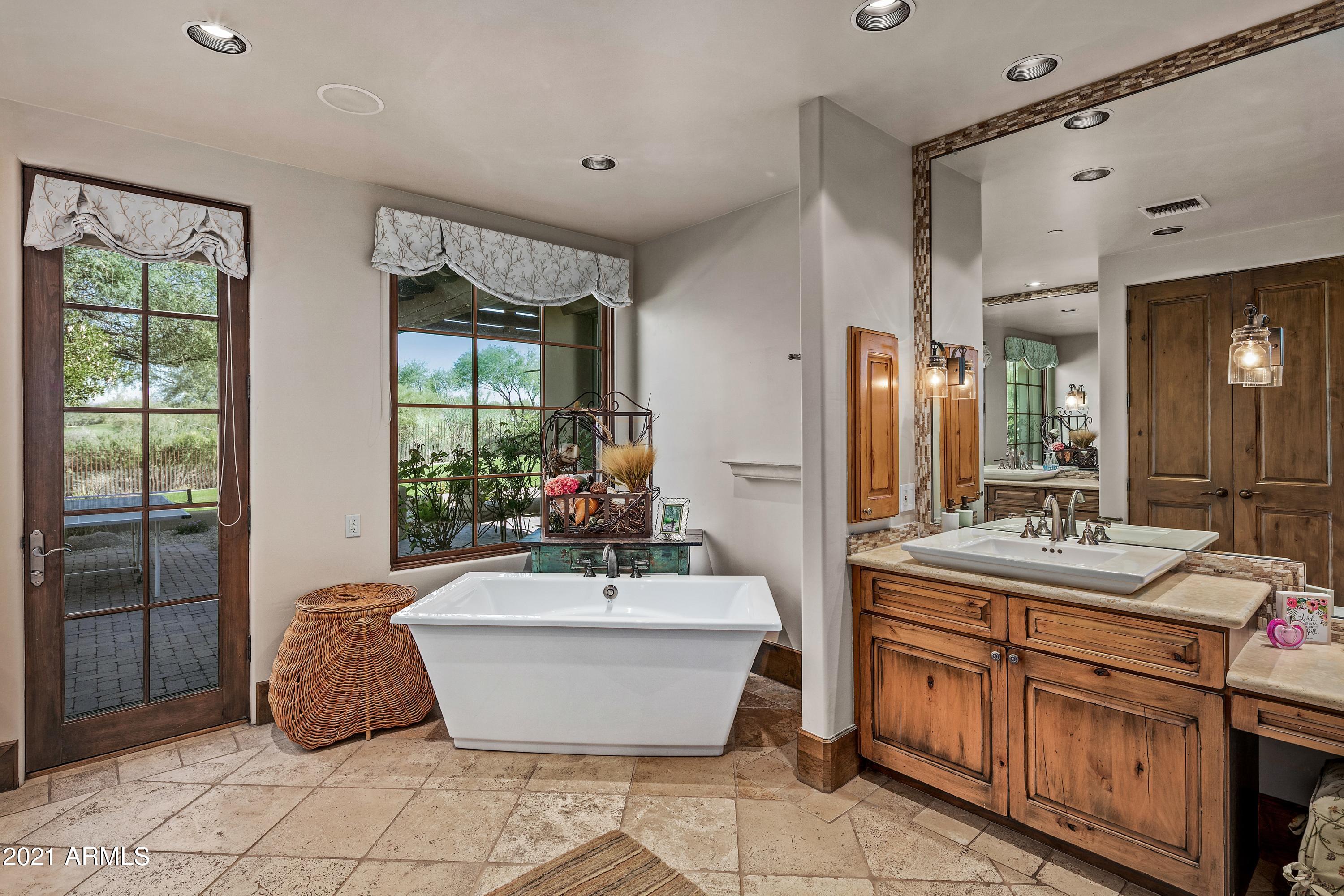 WHISPER ROCK UNIT 1 - Residential