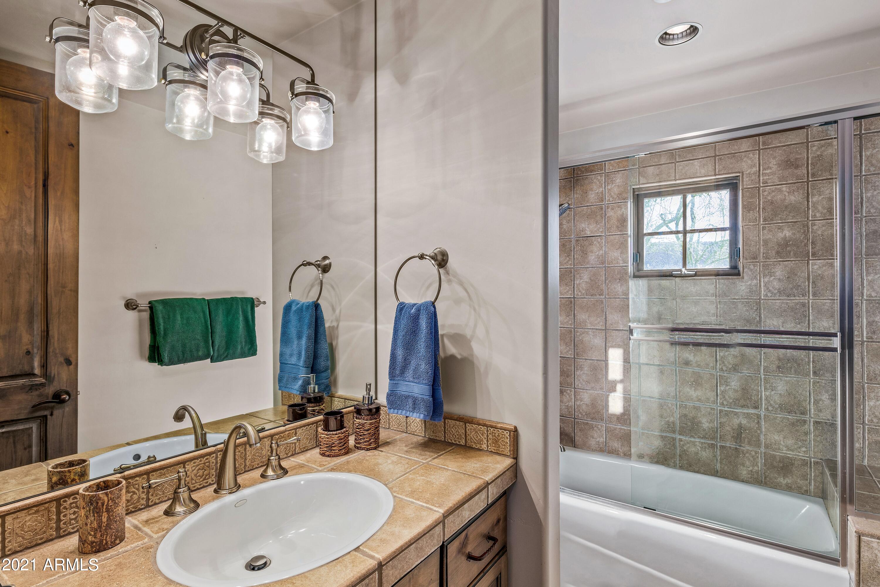 WHISPER ROCK UNIT 1 - Residential