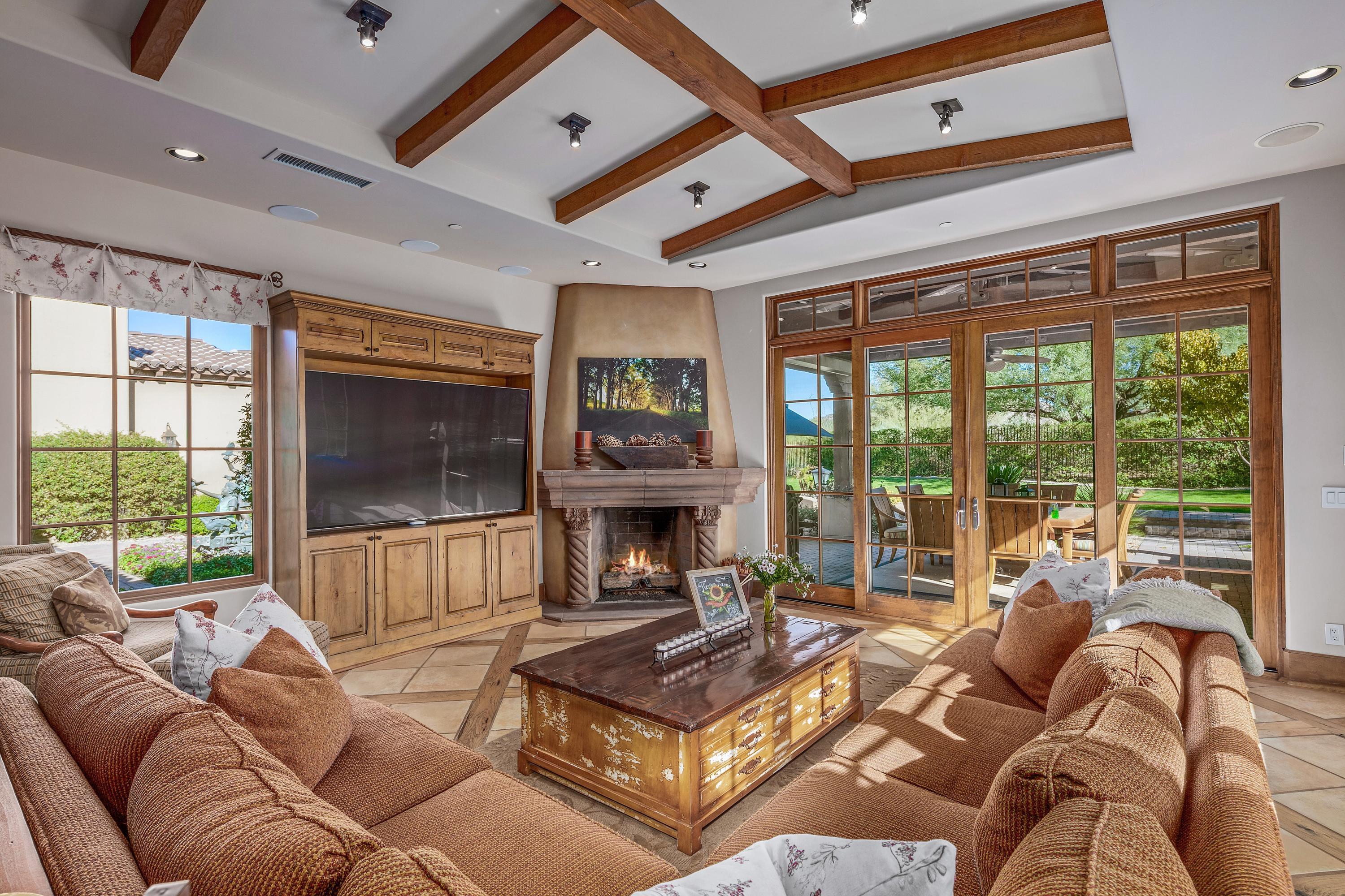 WHISPER ROCK UNIT 1 - Residential