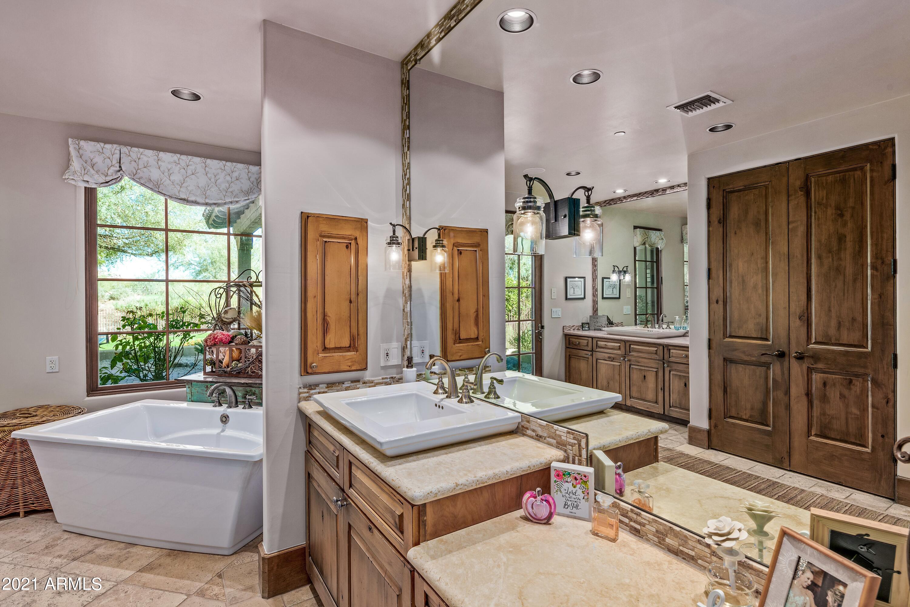WHISPER ROCK UNIT 1 - Residential