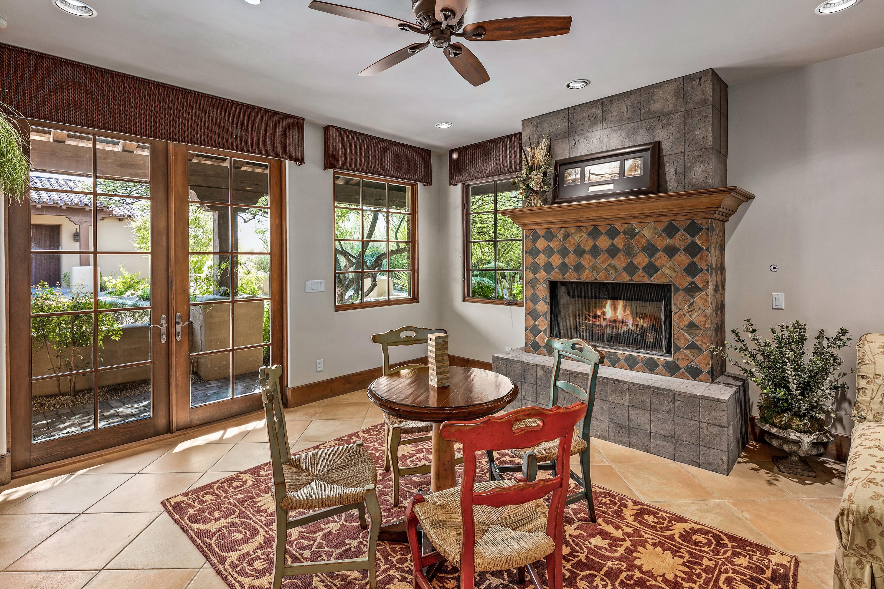 WHISPER ROCK UNIT 1 - Residential
