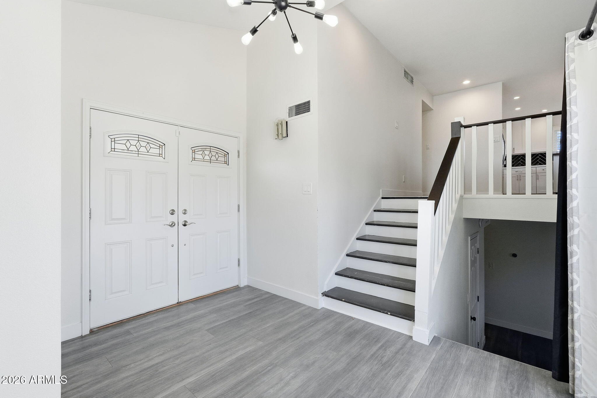 1628 E HERMOSA Drive