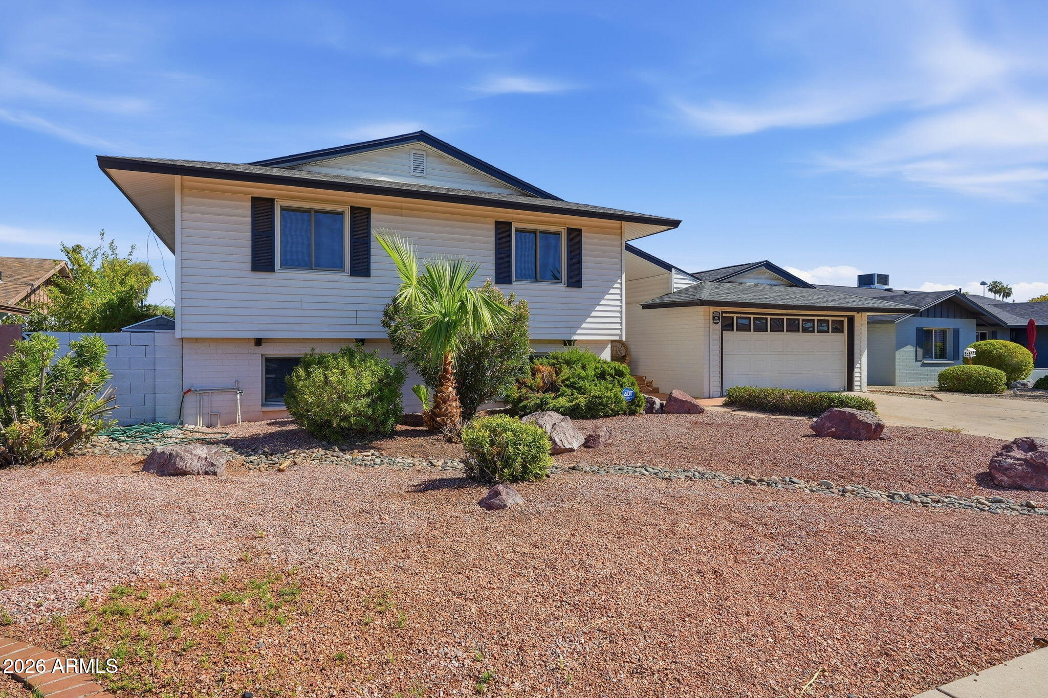 1628 E HERMOSA Drive