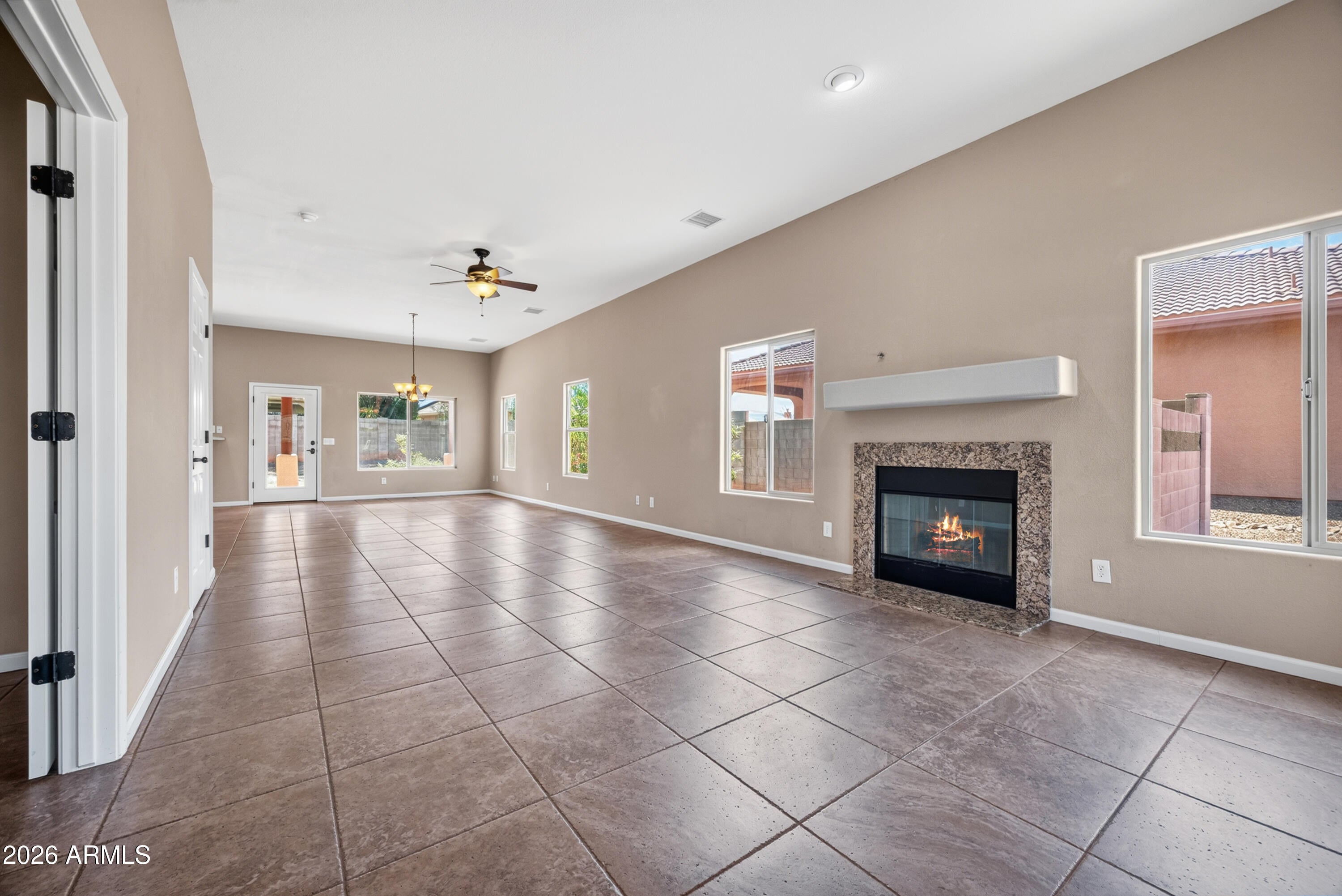 2678 KNOLLRIDGE Drive