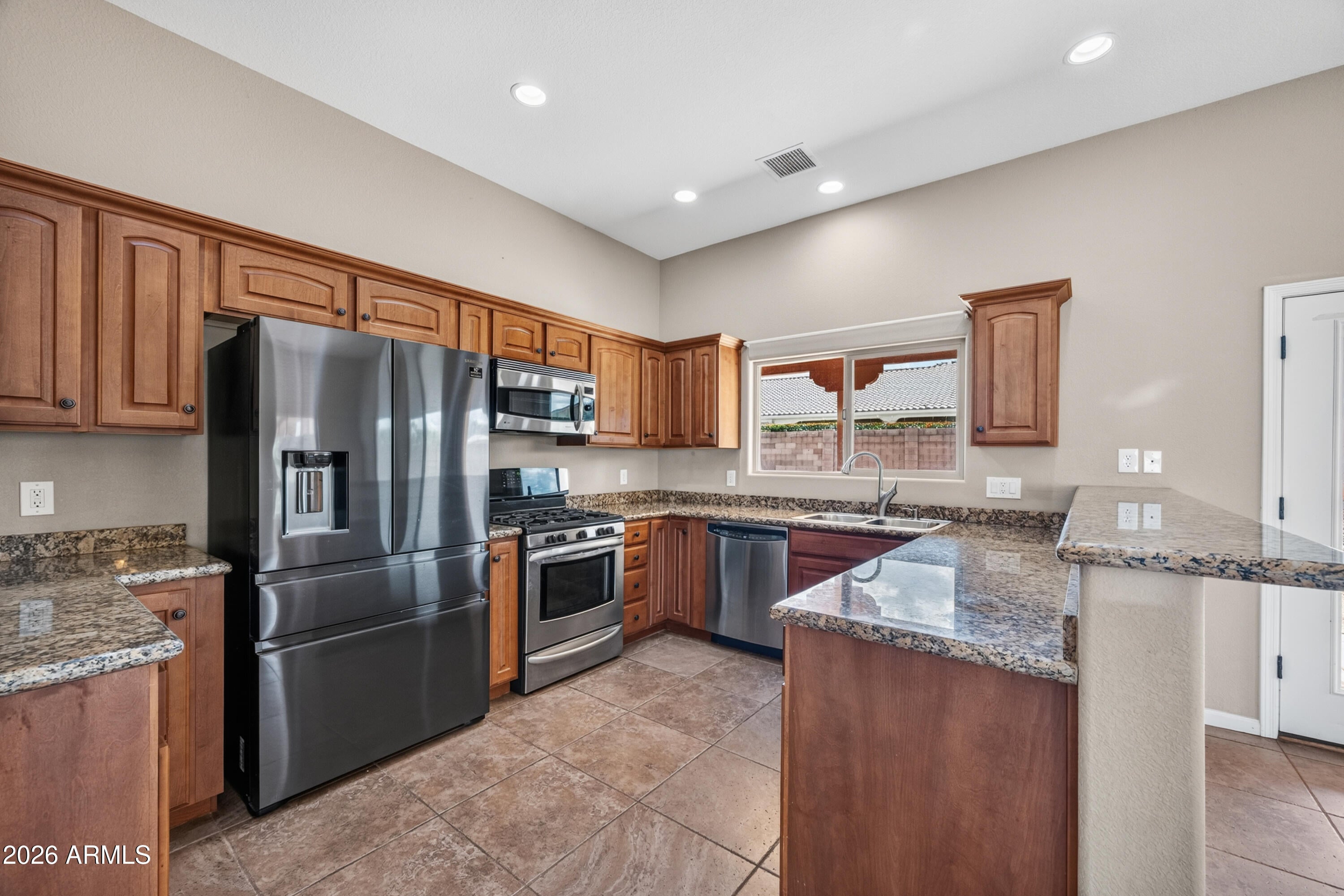 2678 KNOLLRIDGE Drive