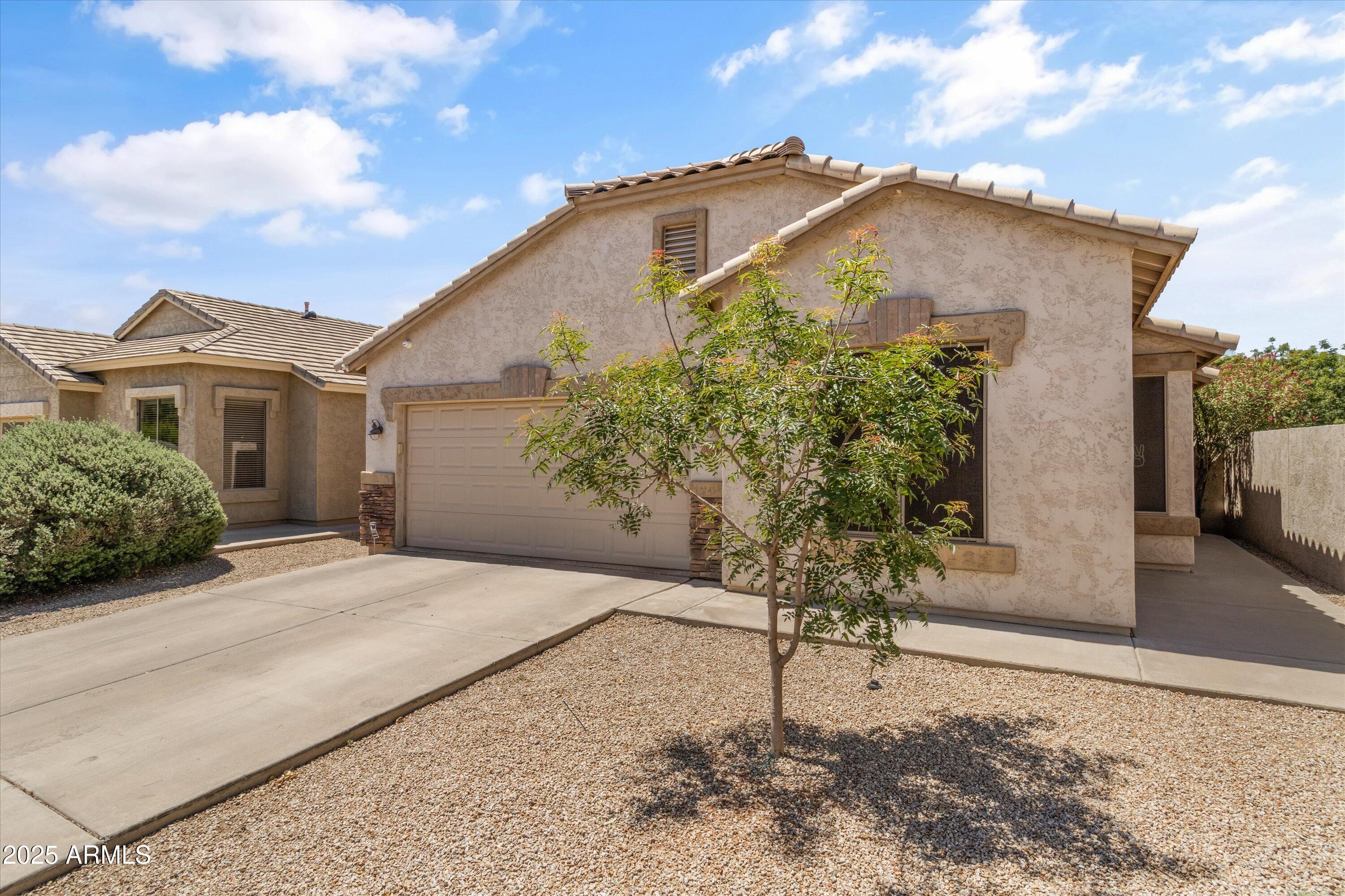 812 S FERN Court