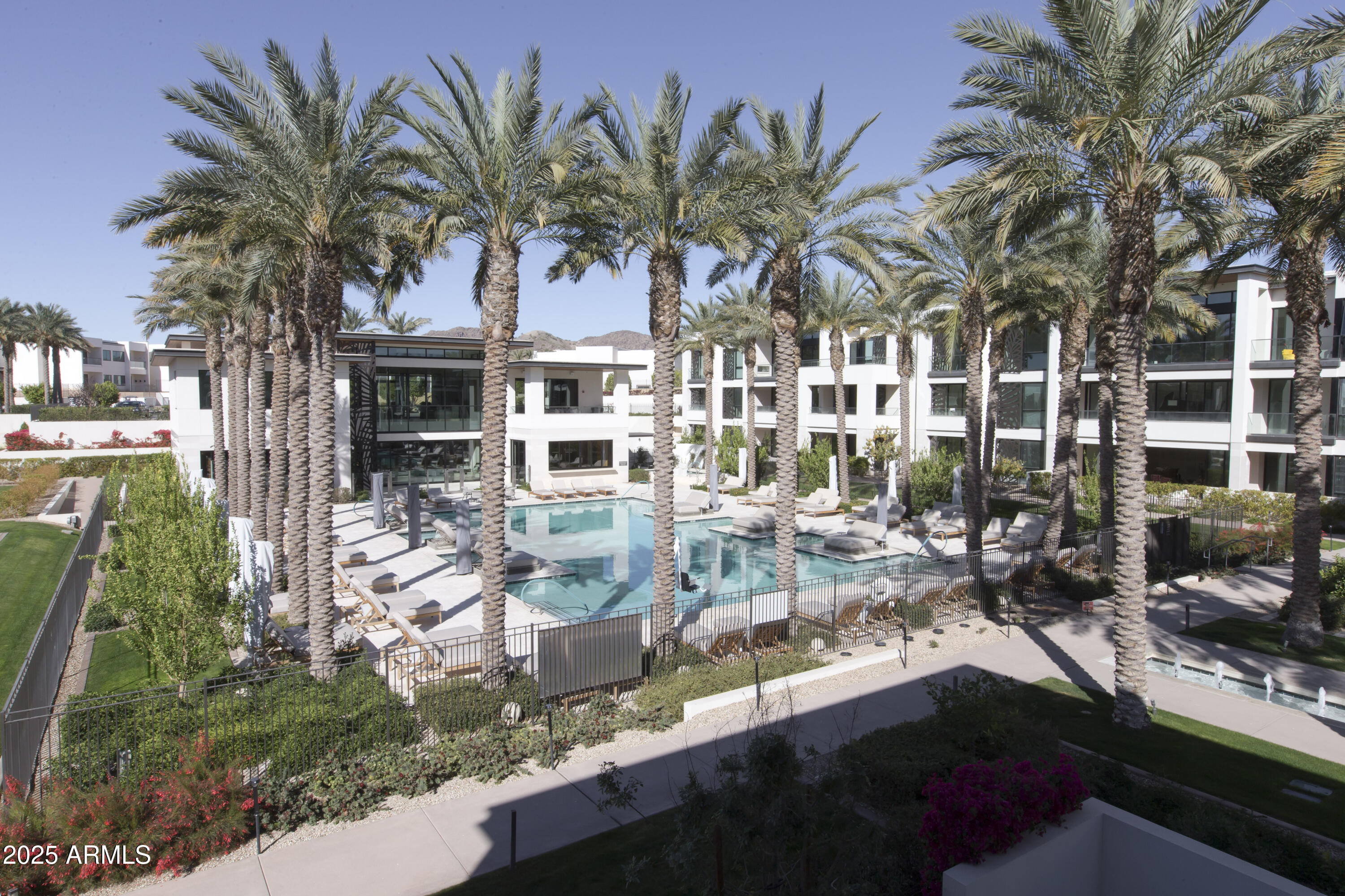 6587 N PALMERAIE Boulevard 2041