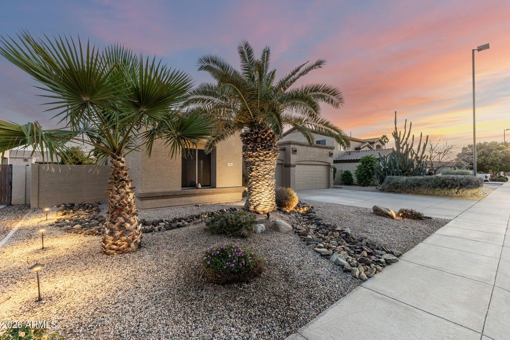 Photo of 3283 E Red Oak Lane, Gilbert, AZ 85297 (MLS # 6974505)