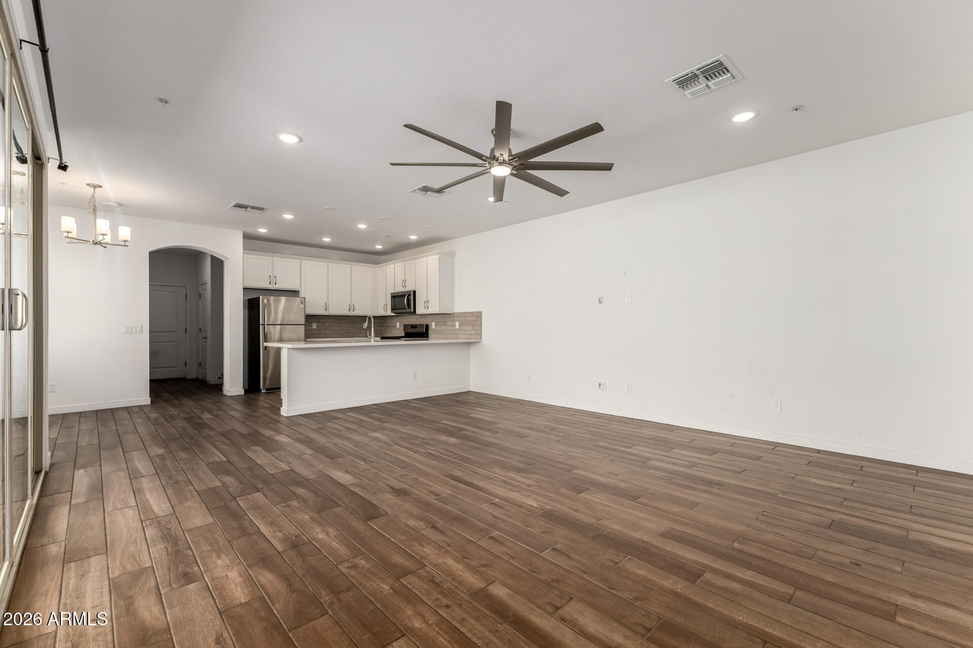 1877 N MARKETSIDE Avenue