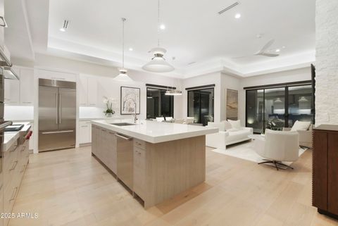 3045 E COOLIDGE Street Phoenix AZ 85016