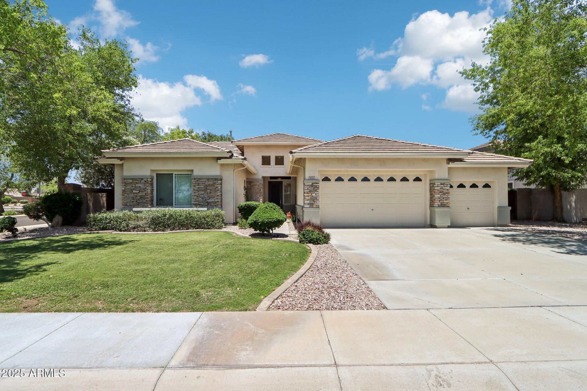 8664 W YUKON Drive