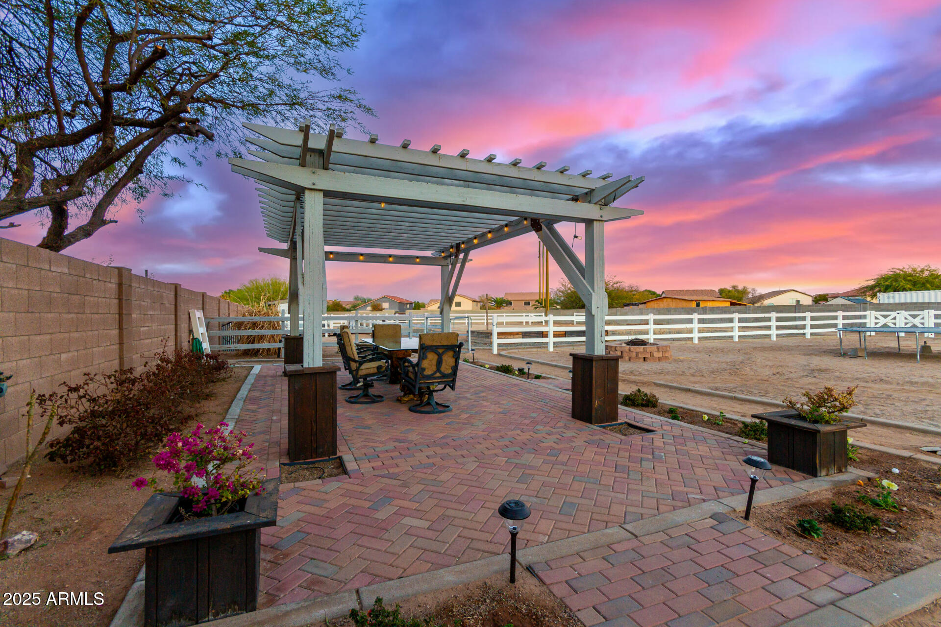 31301 N SUNFLOWER Way