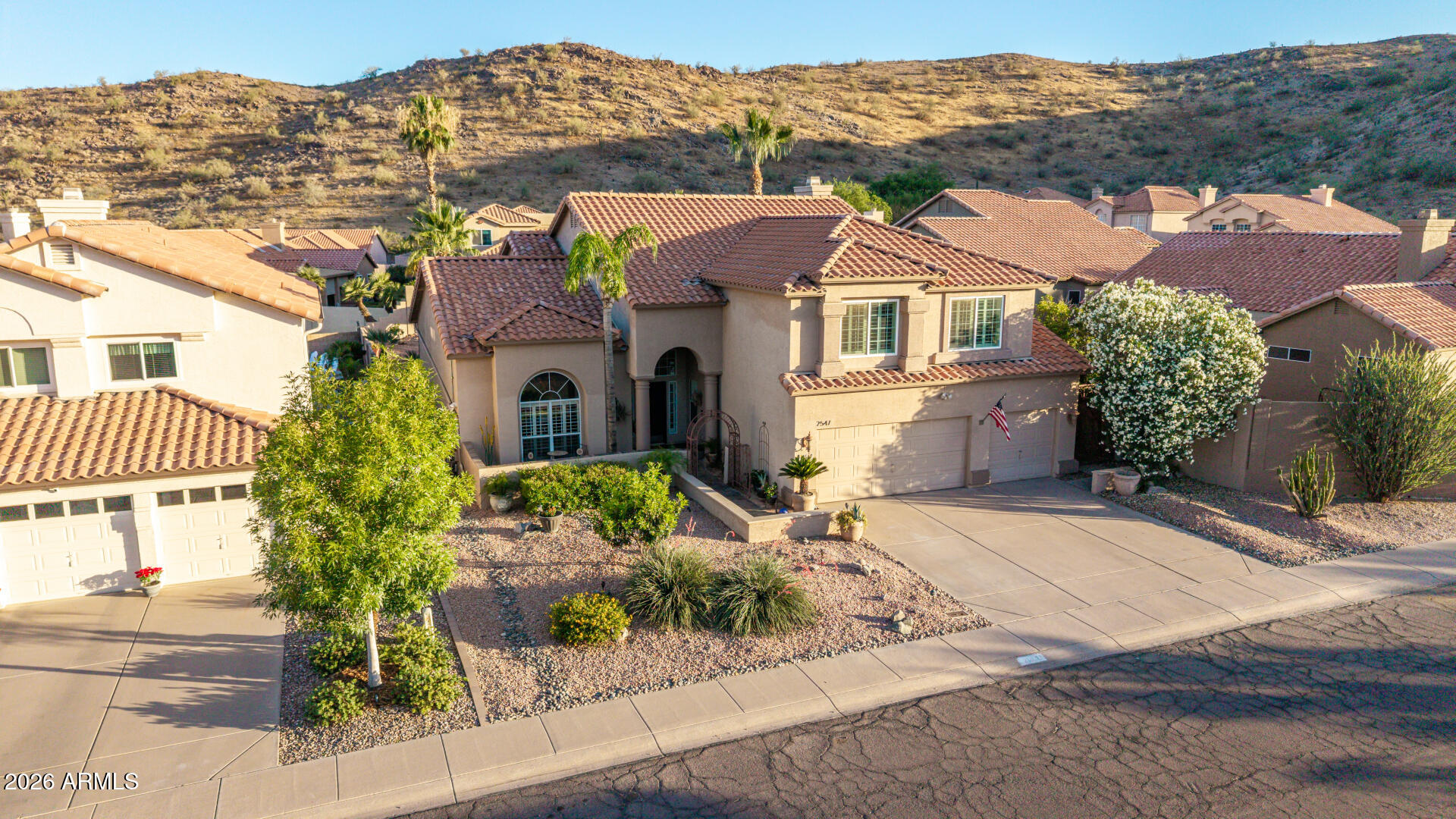 2547 E AMBER RIDGE Way