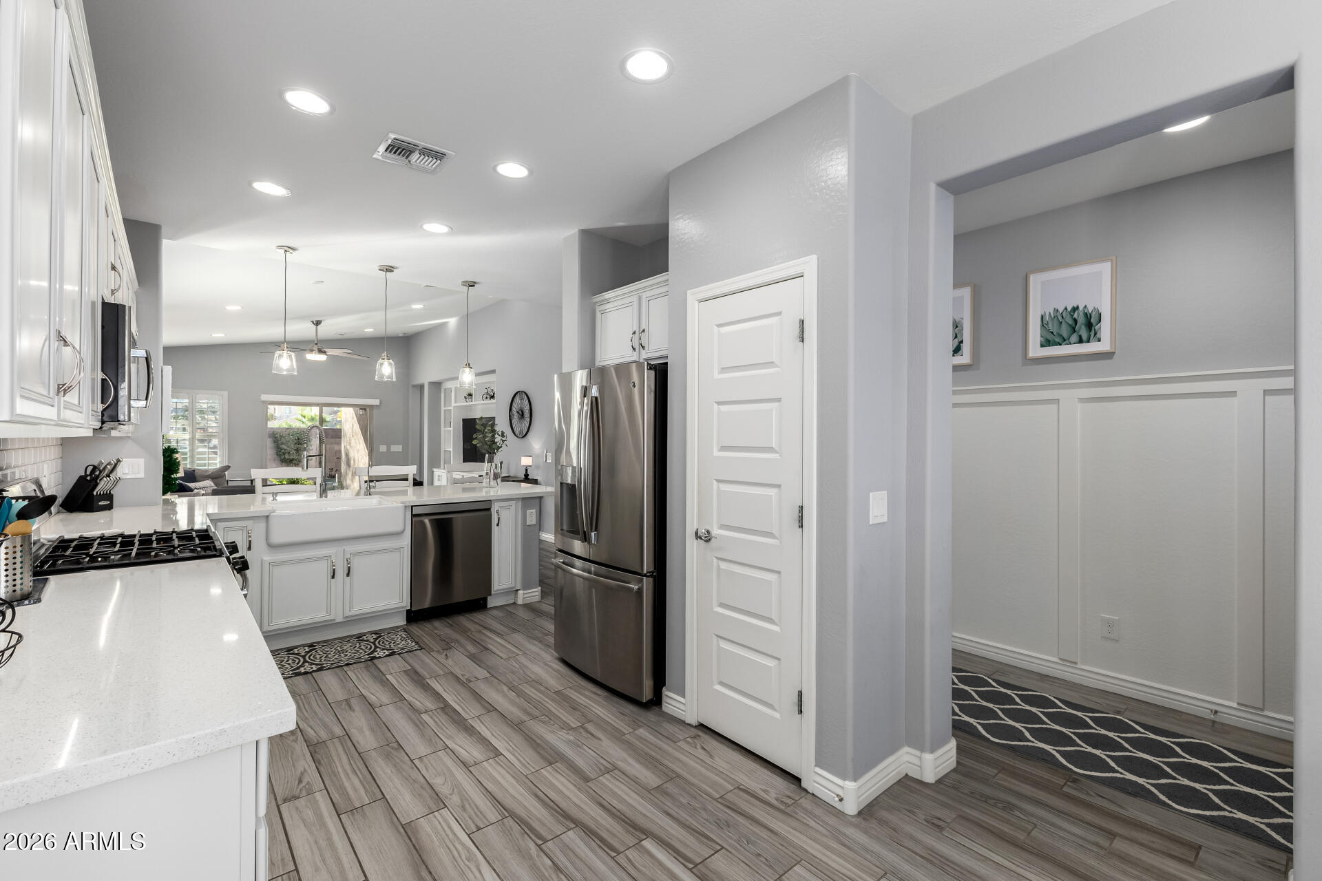 2445 E FLINTLOCK Drive