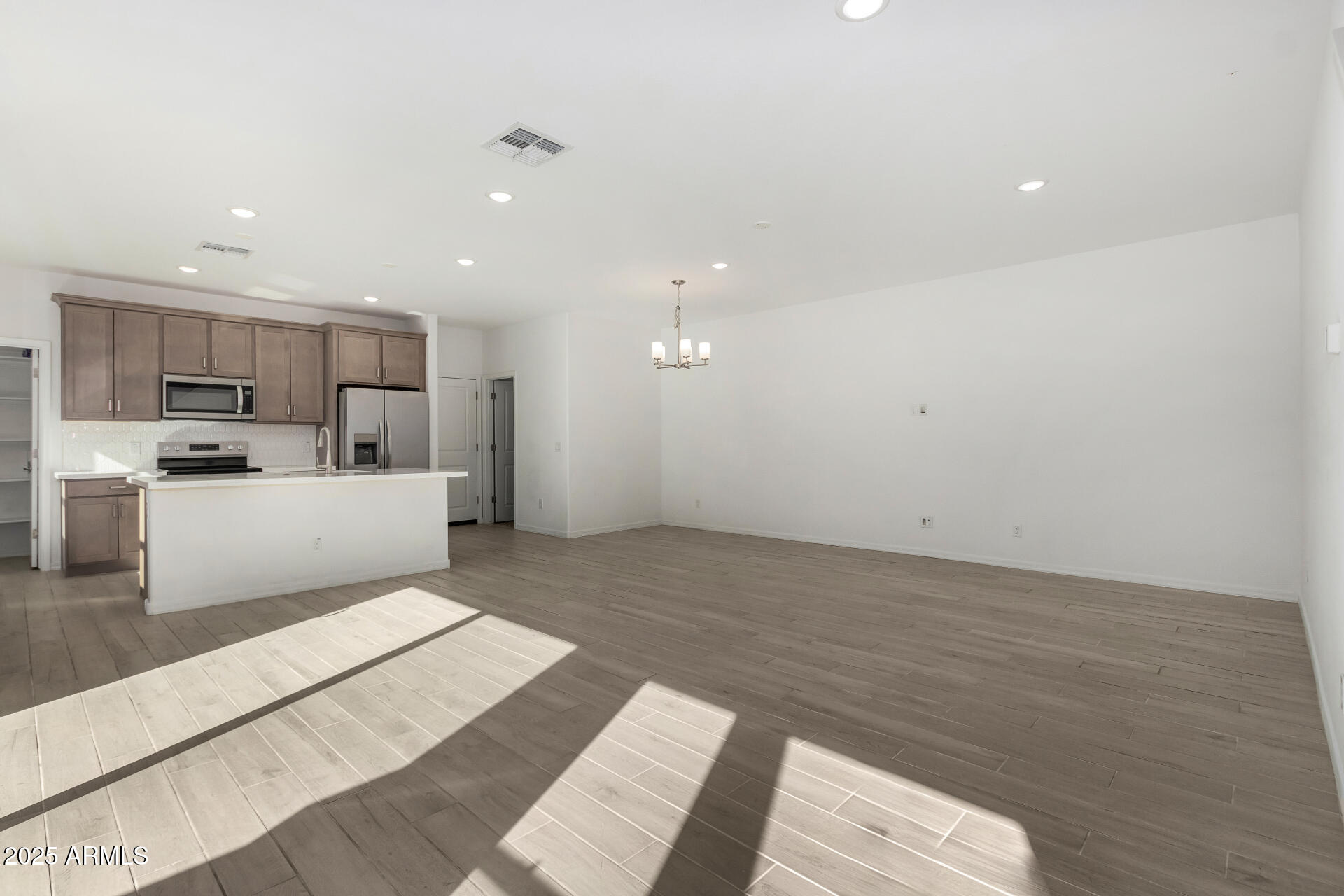 15138 W HADLEY Street