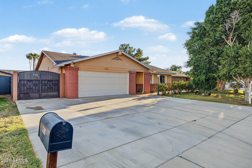 Photo of 8941 W Monterey Way, Phoenix, AZ 85037 (MLS # 7092194)